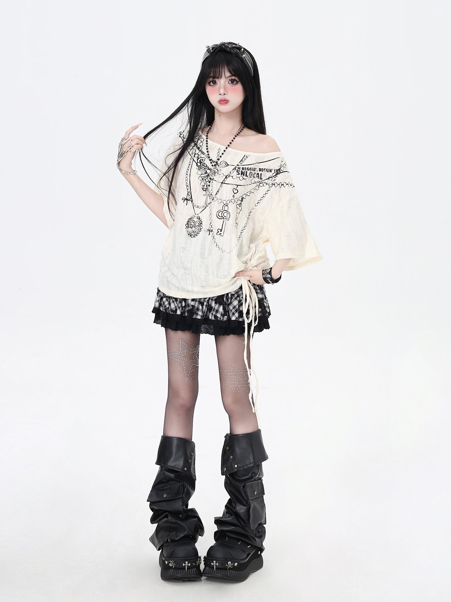 甘辛廃墟風破れ肩出しミドル丈ゆるTシャツ