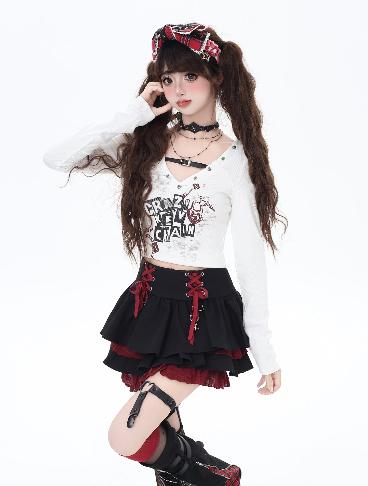 レザーアクセントVネックプリントTシャ