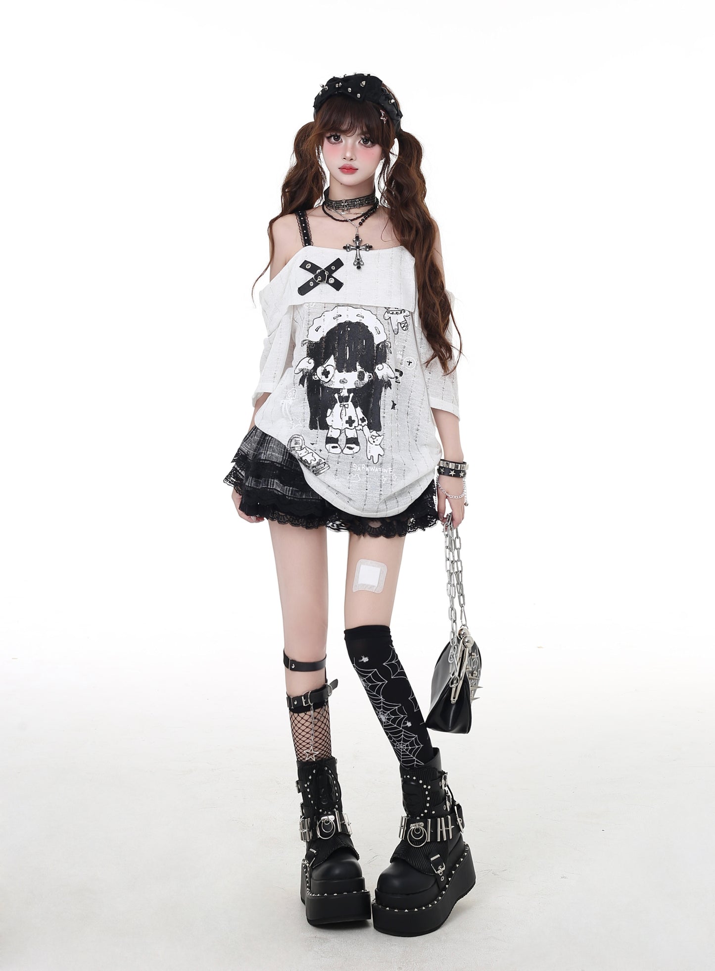 アニメガール×肩見せデザイン♡ふんわりオフショルTシャツ