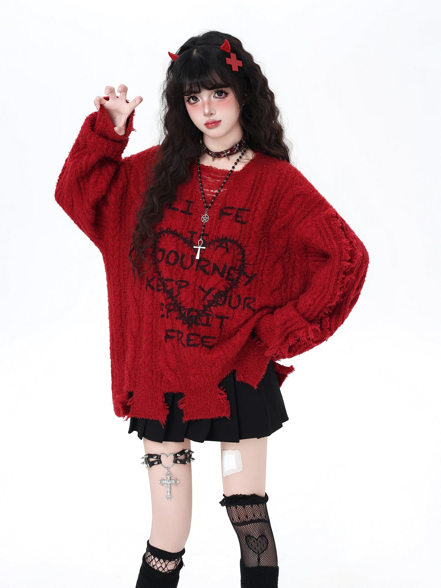 ヴィンテージハート×ダメージVネックゆるカジュアルニット