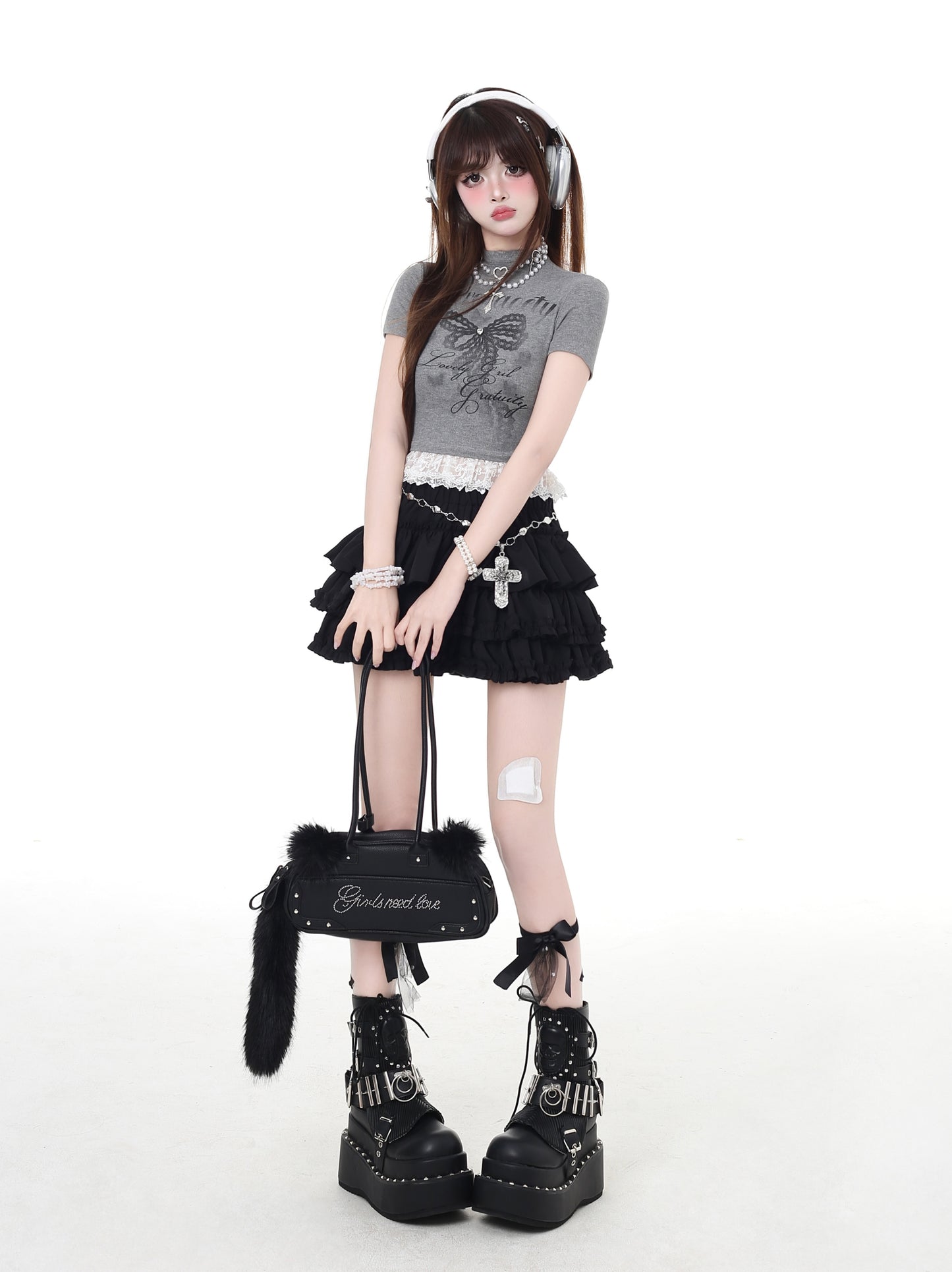 セクシーなレースで魅せる♡ フィット感抜群ショートTシャツ