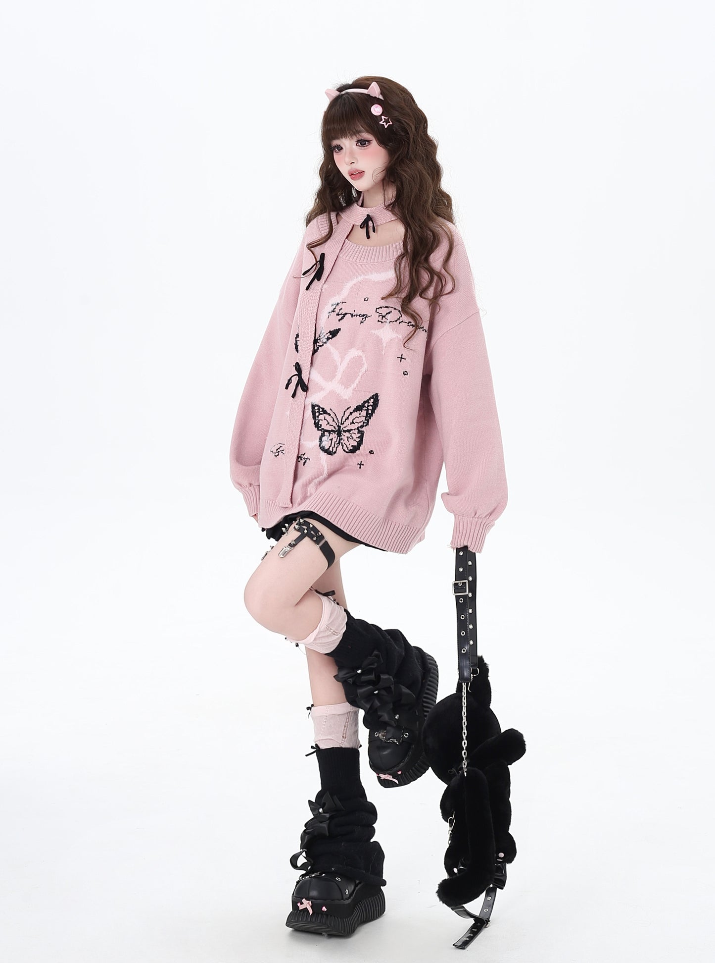 斜め肩デザインのシンプルニット