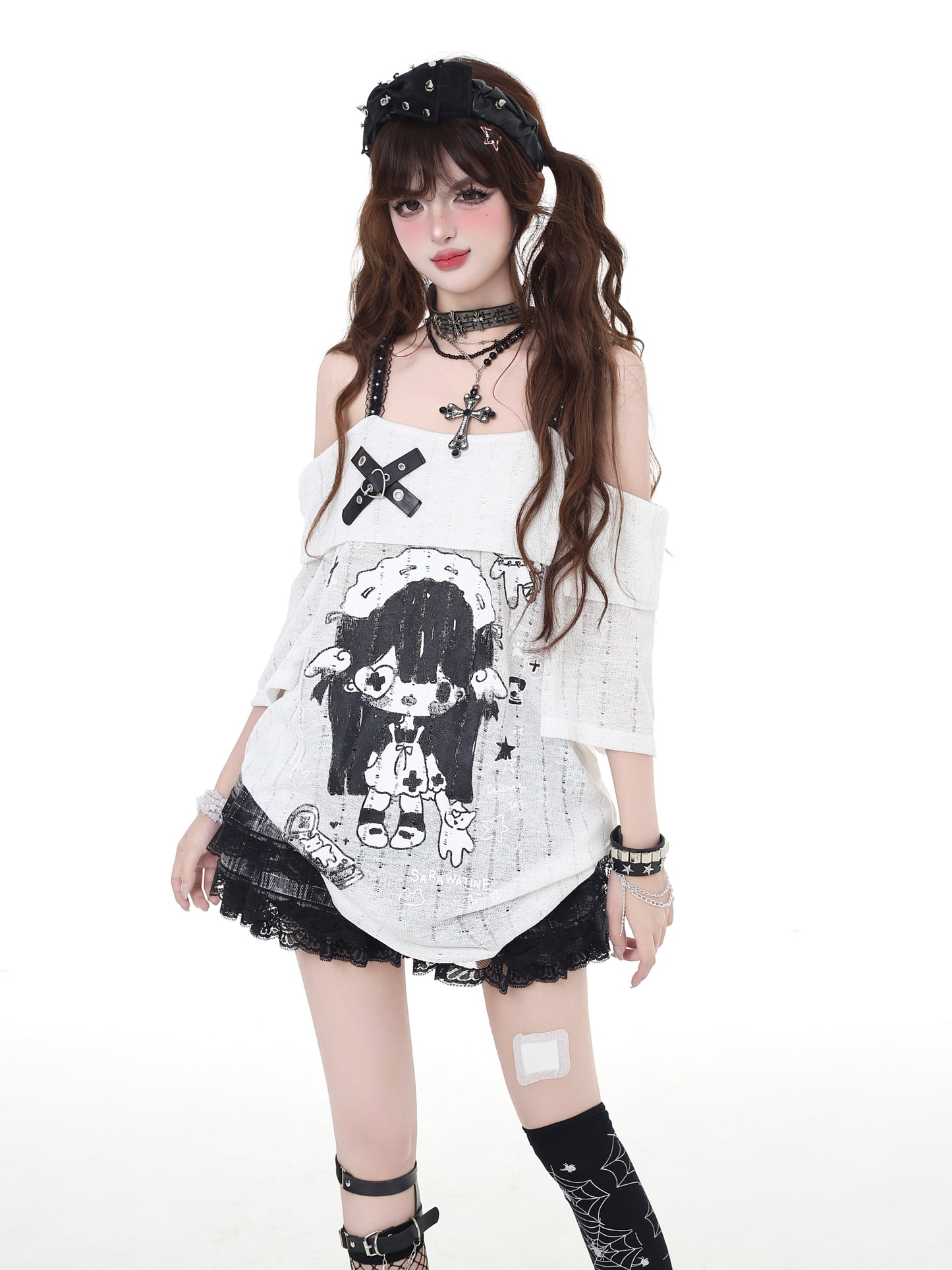 アニメガール×肩見せデザイン♡ふんわりオフショルTシャツ