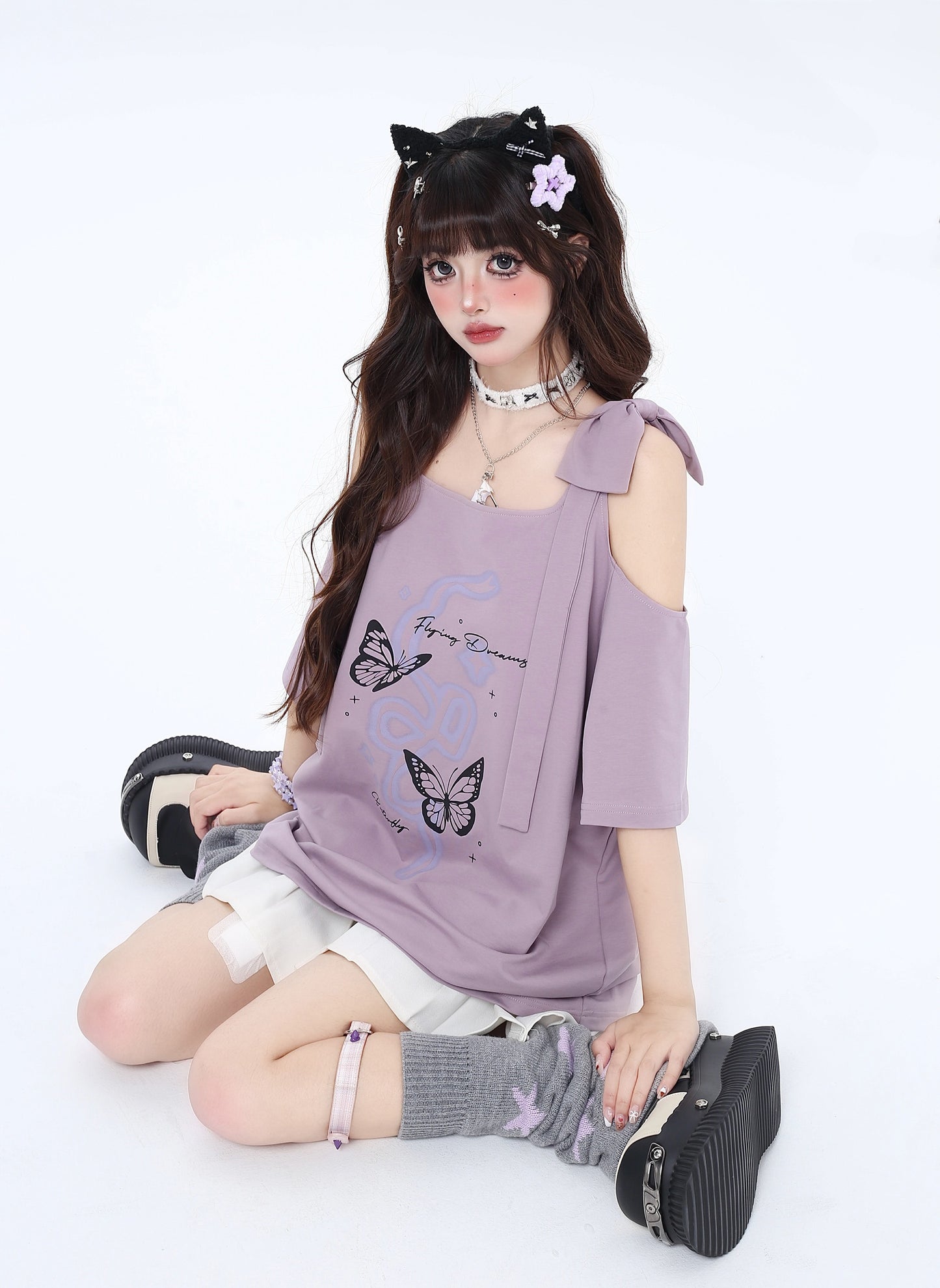 リボン付き両肩カットアウトTシャツ