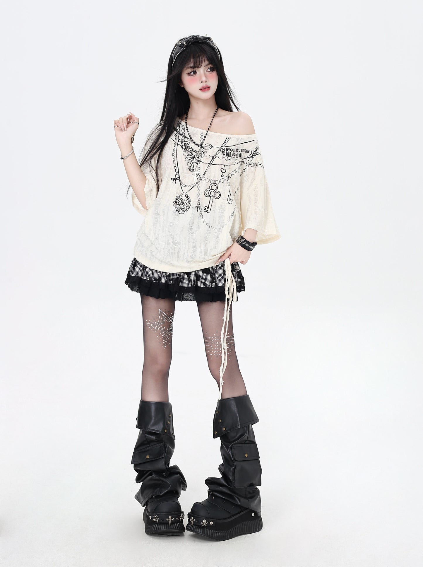 甘辛廃墟風破れ肩出しミドル丈ゆるTシャツ