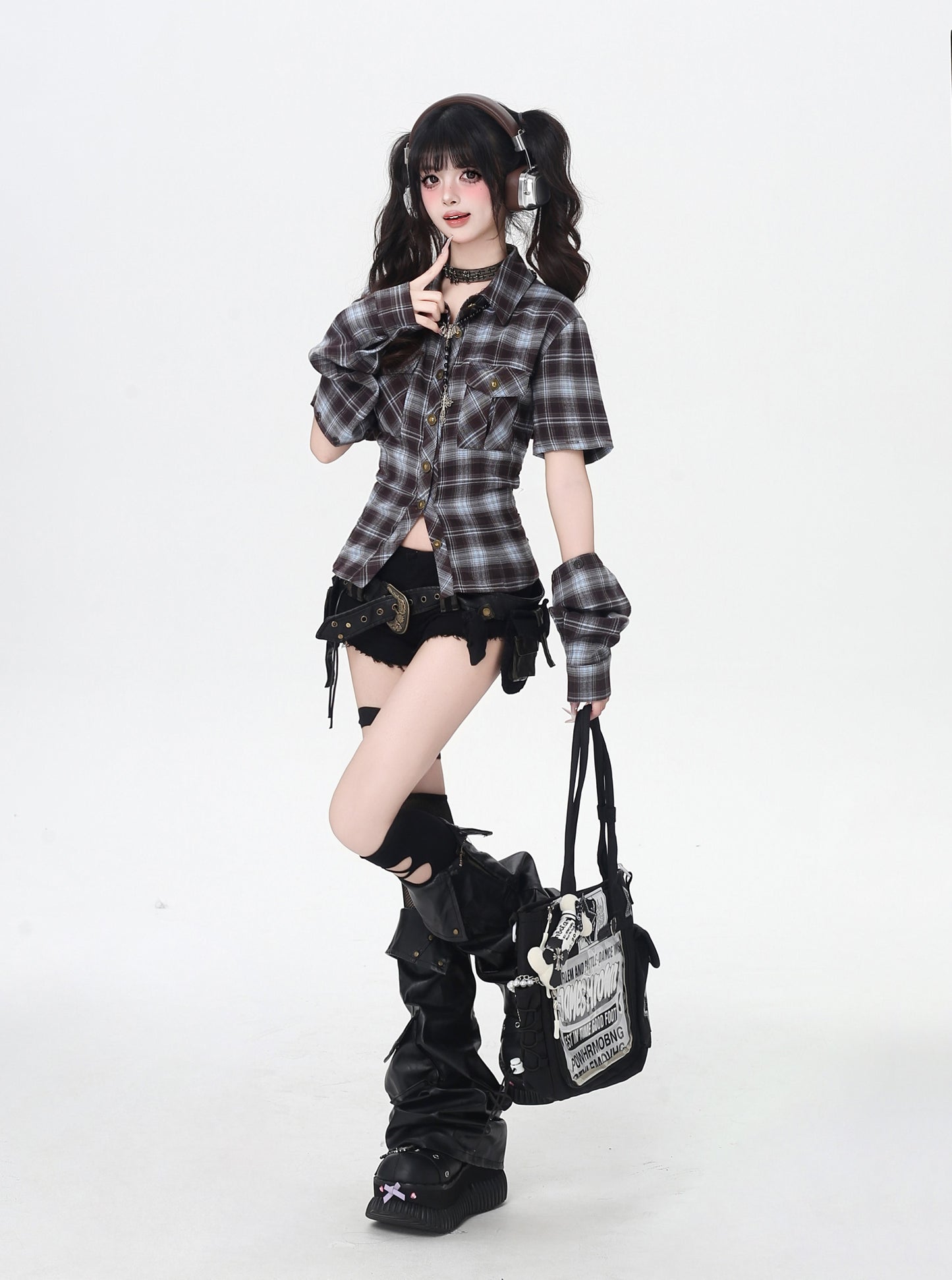 ローライズ✖フリンジベルト付きデニムショーパン