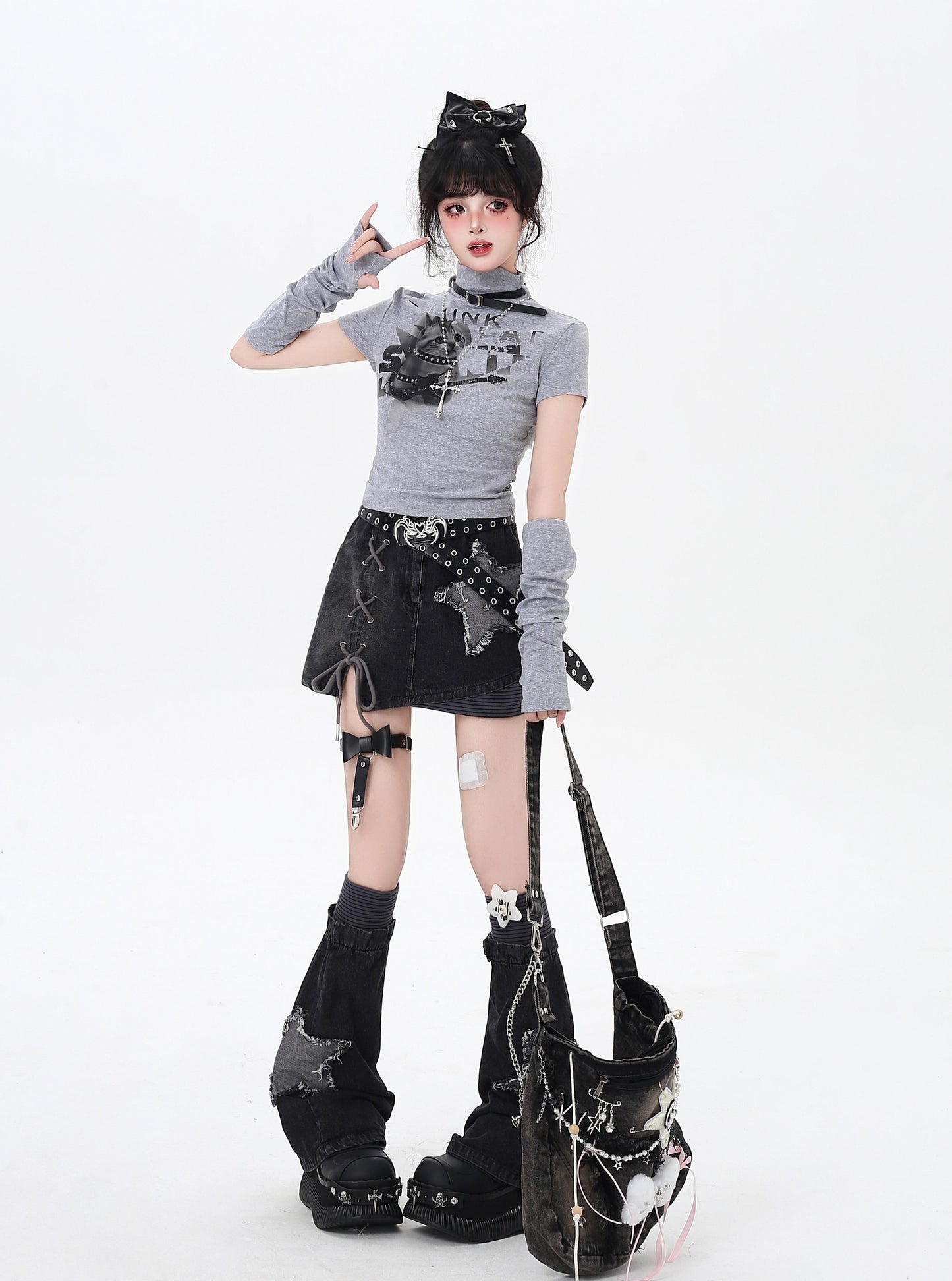 ハイネック☆ネコ柄スリム長袖Tシャツ