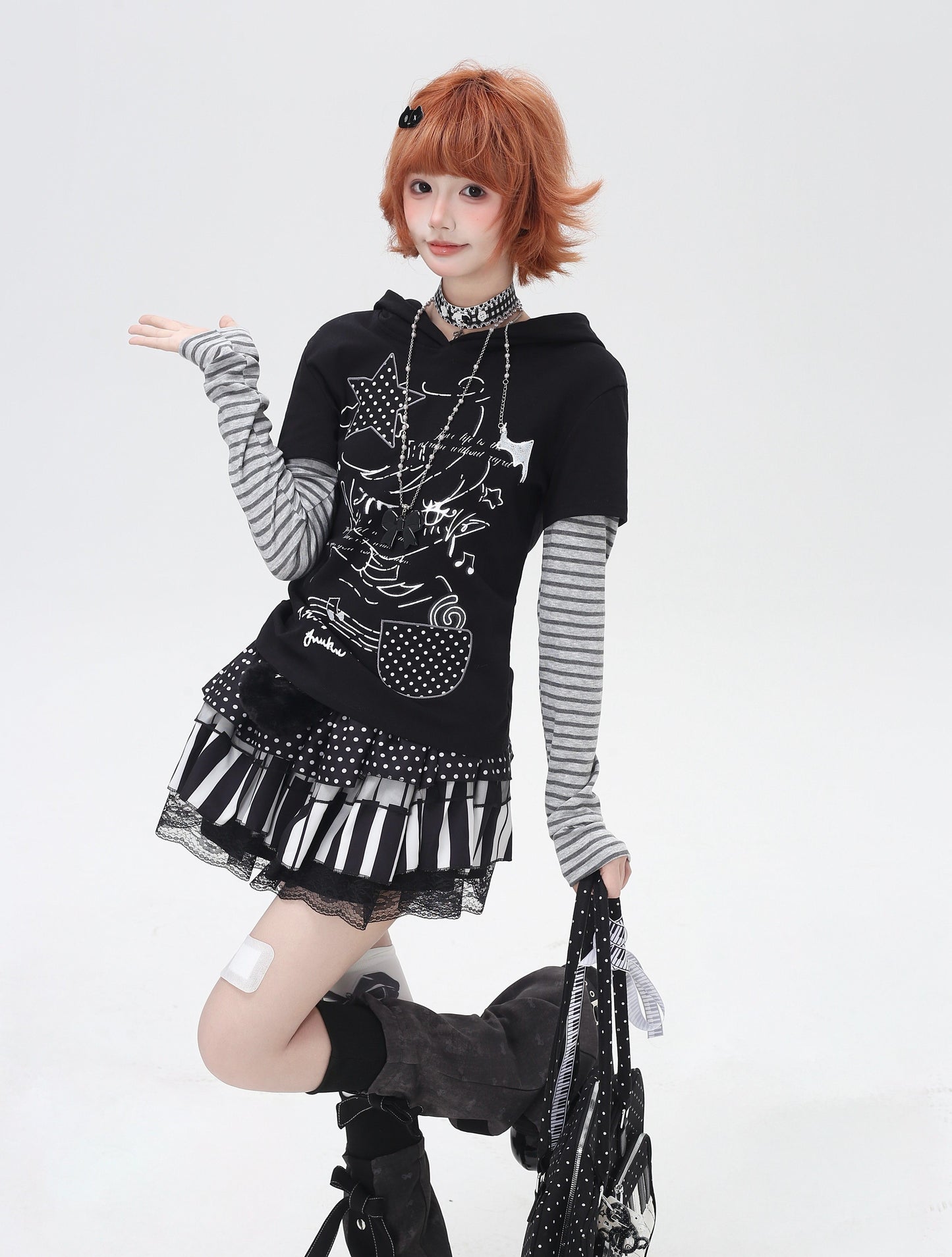 ゆる地雷風レイヤード風星柄フードT