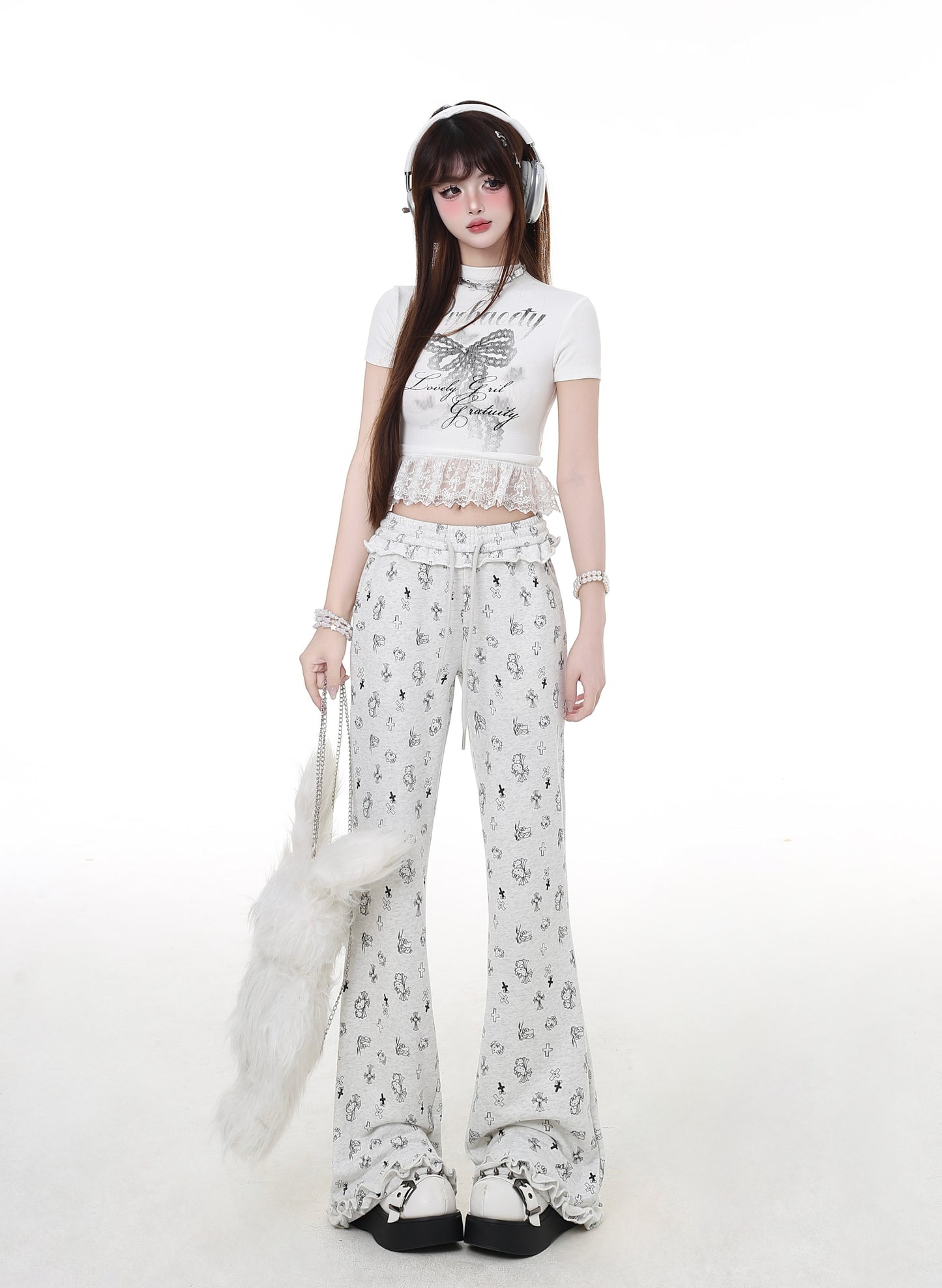 セクシーなレースで魅せる♡ フィット感抜群ショートTシャツ