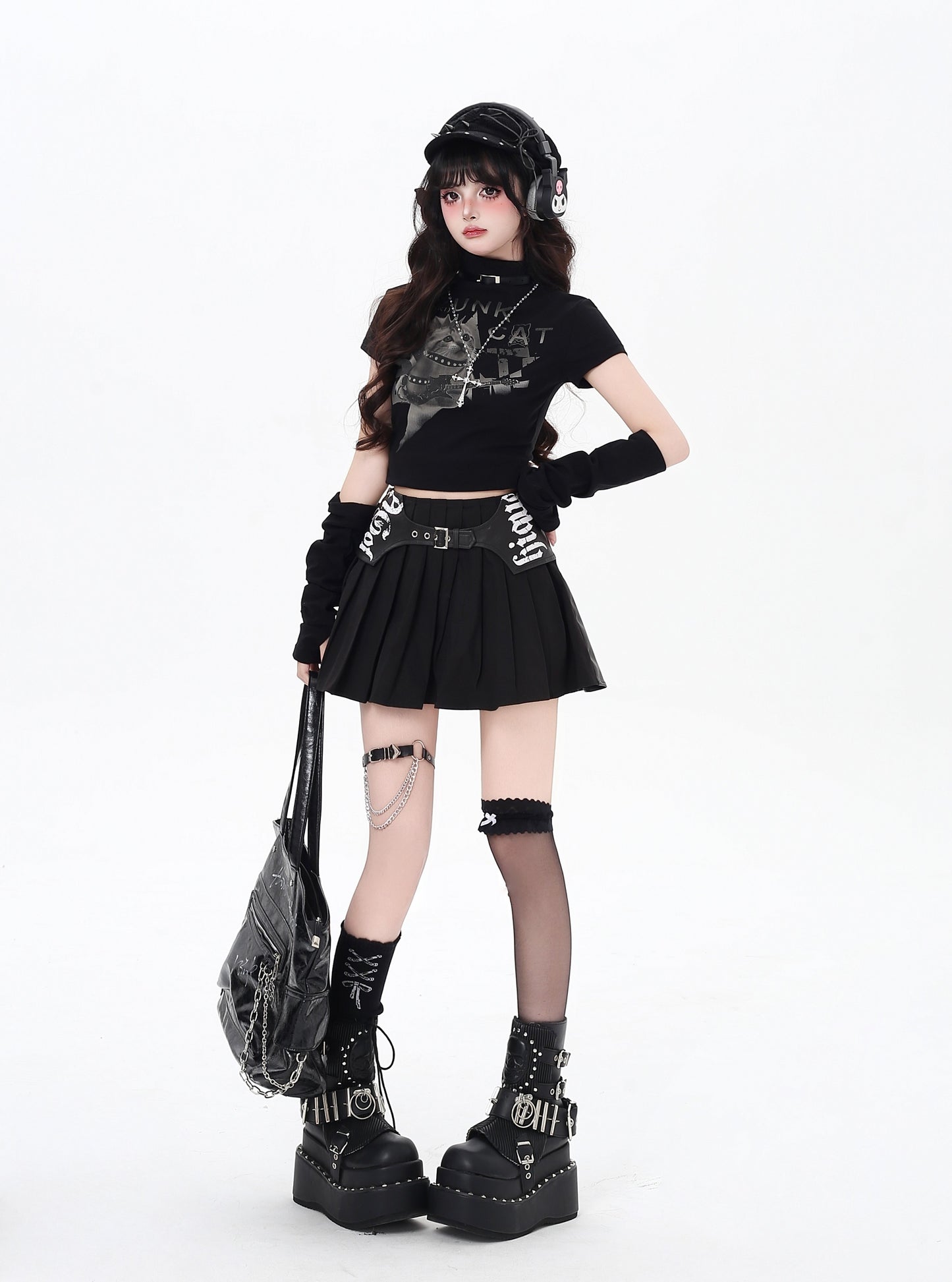 ゴス皮ベルト×レイヤード風プリーツスカート