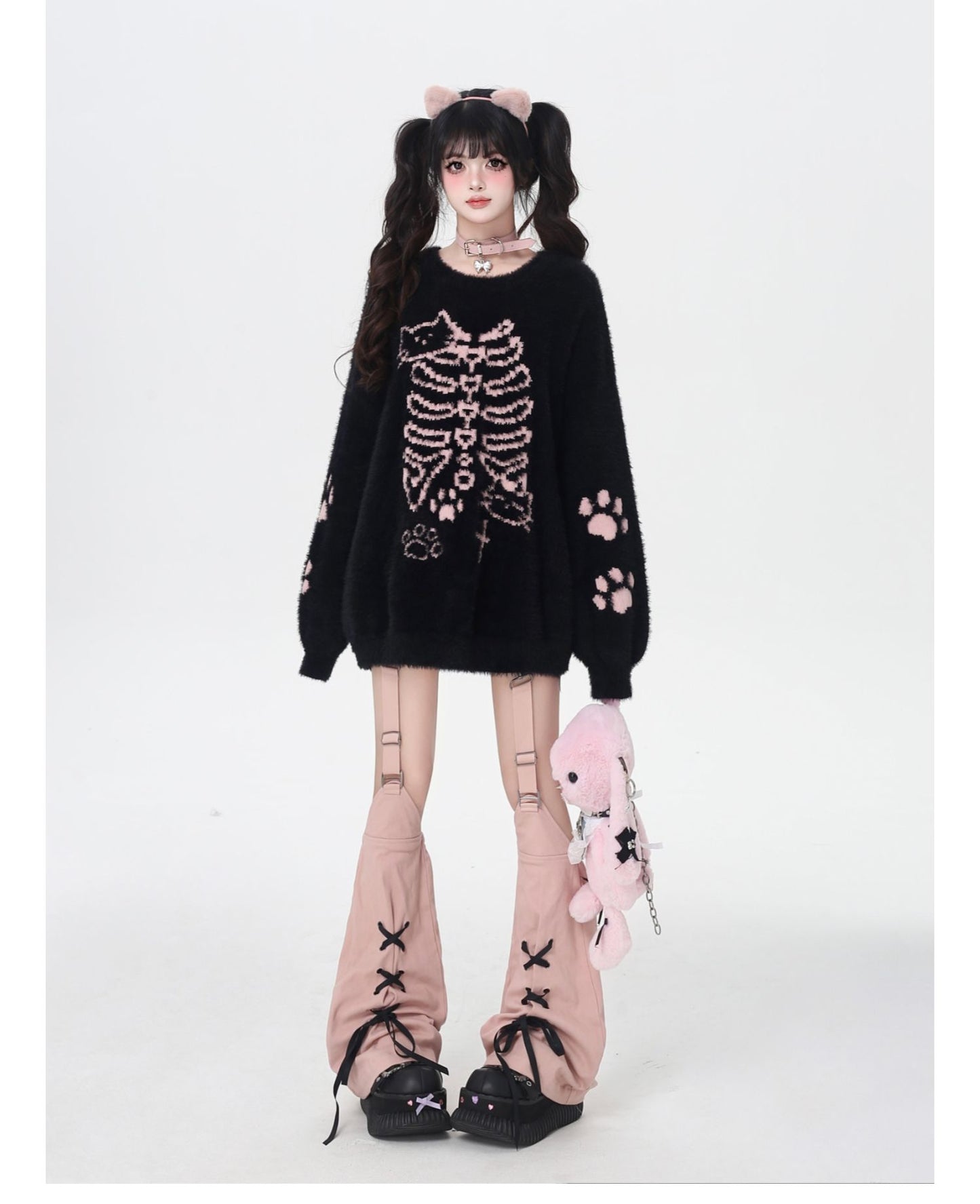 ふわふわネコモチーフ丸首ゆるニット 秋冬ガーリー