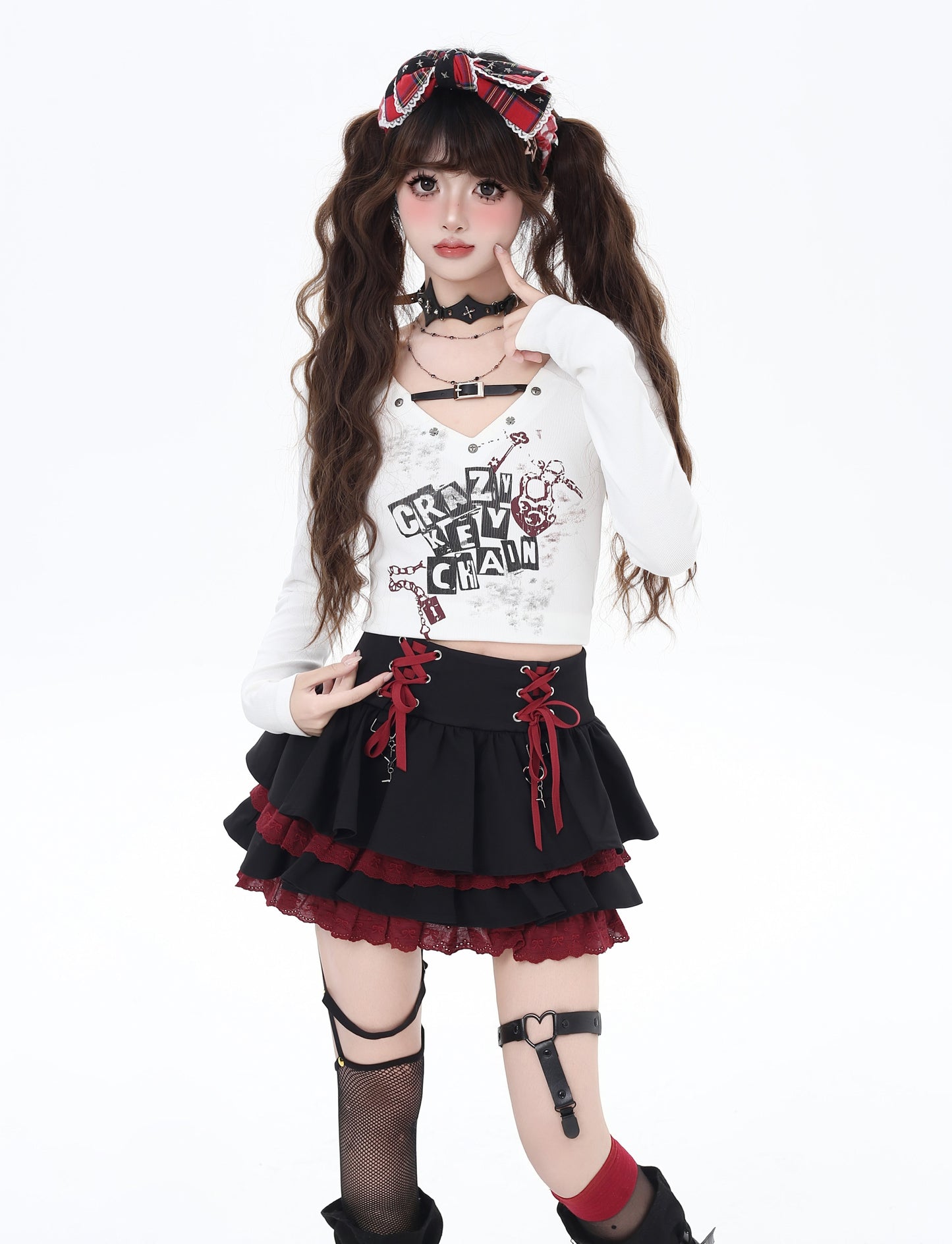 レザーアクセントVネックプリントTシャ