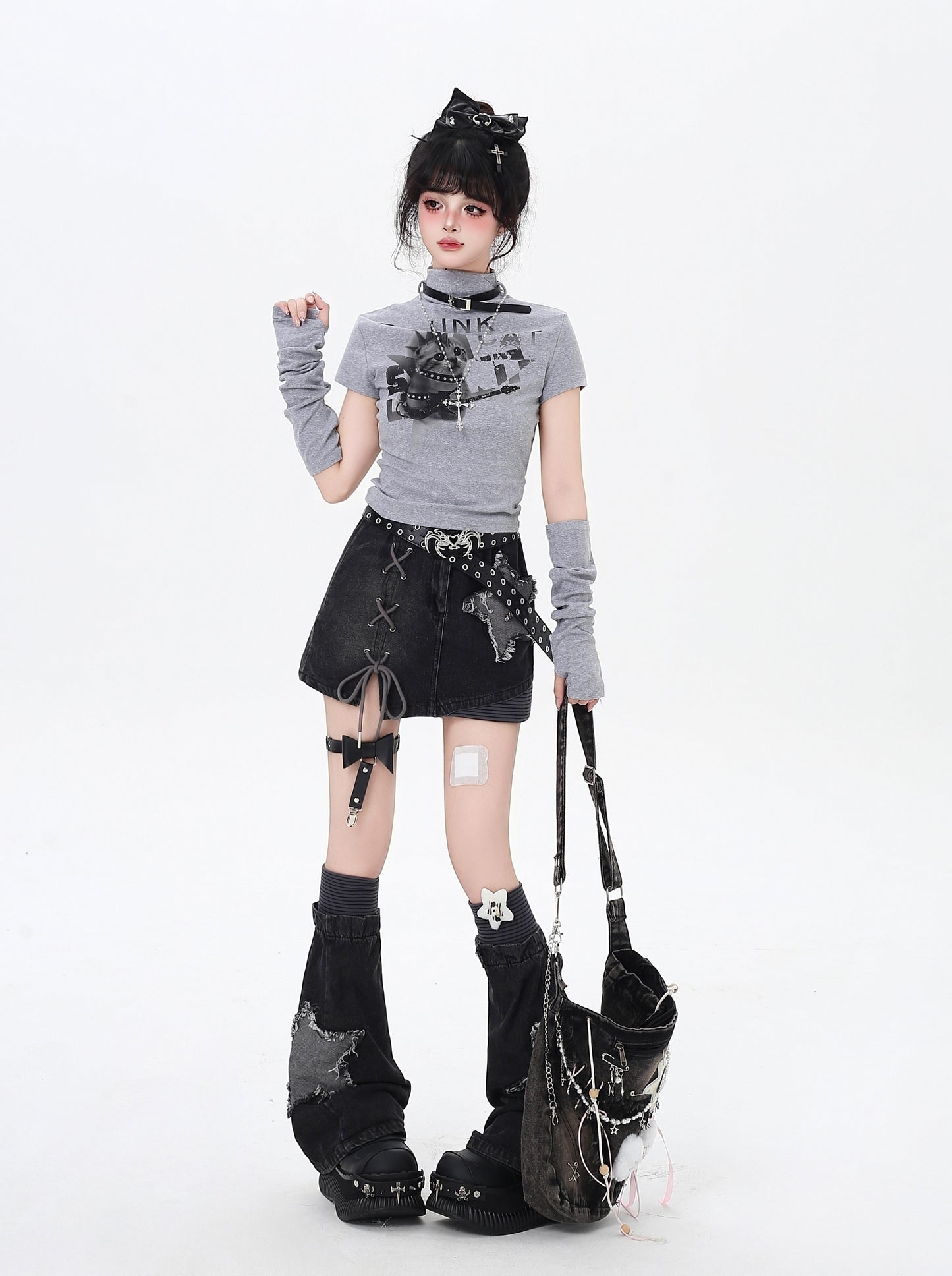 ハイネック☆ネコ柄スリム長袖Tシャツ