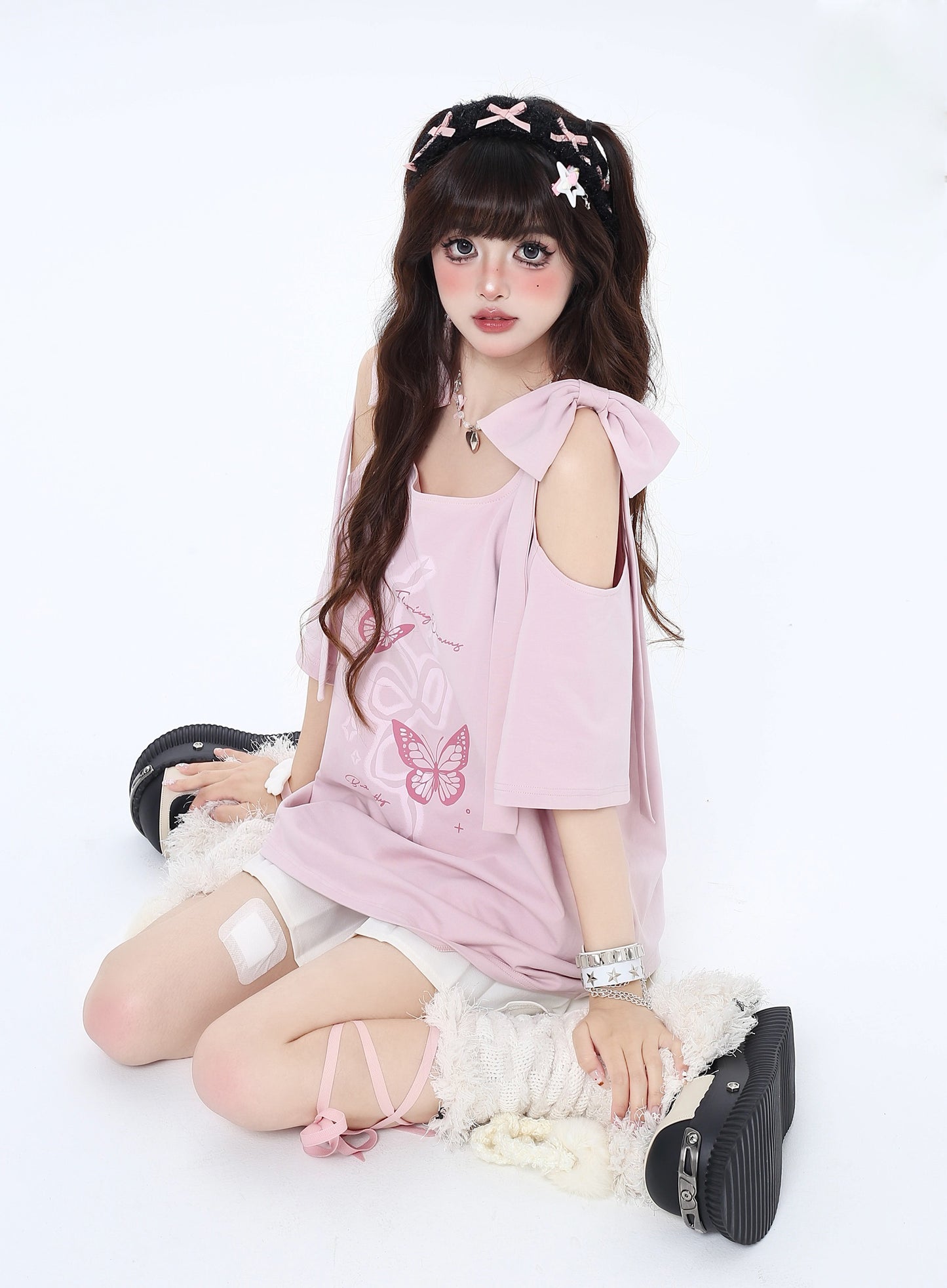 リボン付き両肩カットアウトTシャツ
