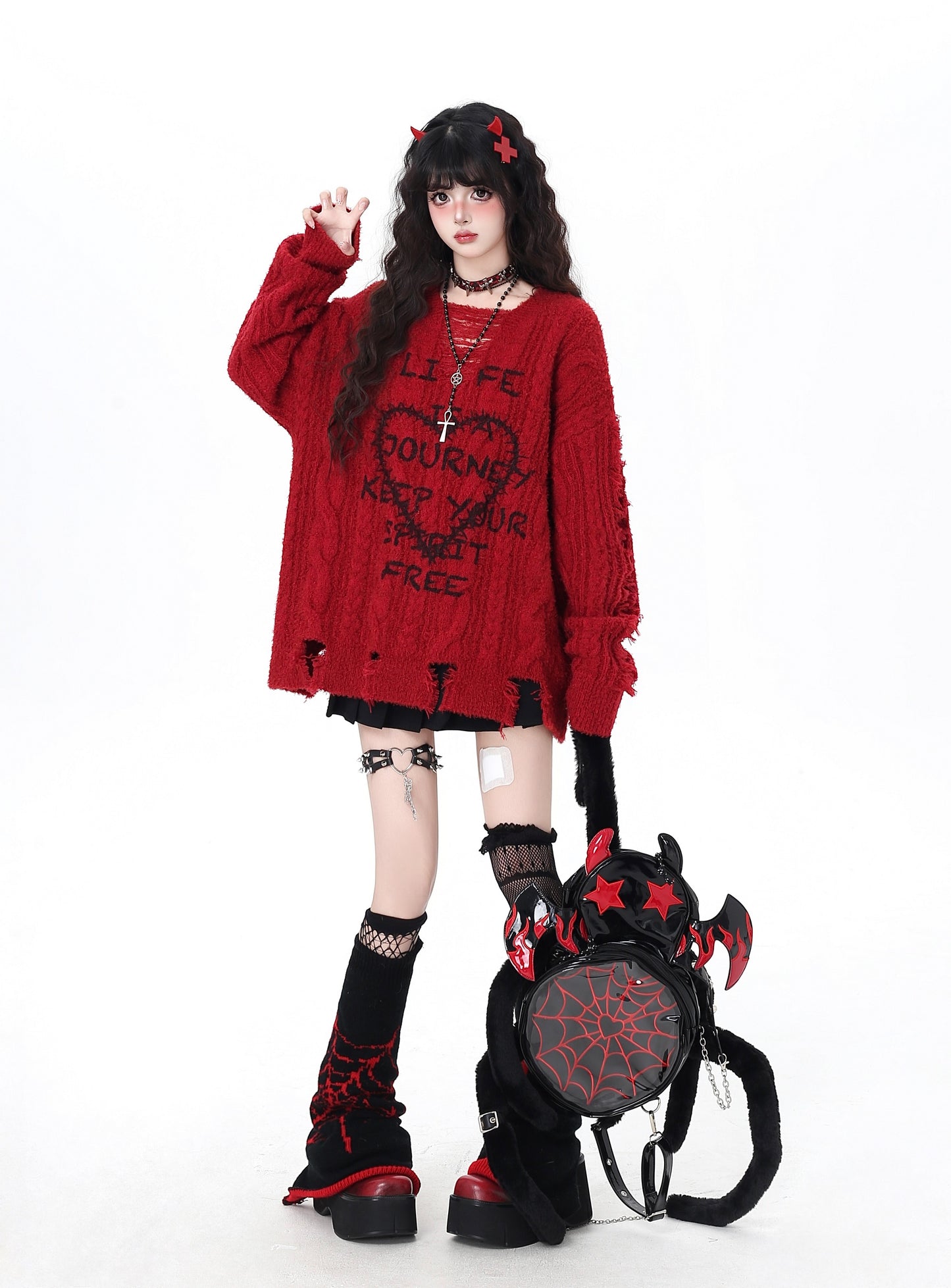 ヴィンテージハート×ダメージVネックゆるカジュアルニット