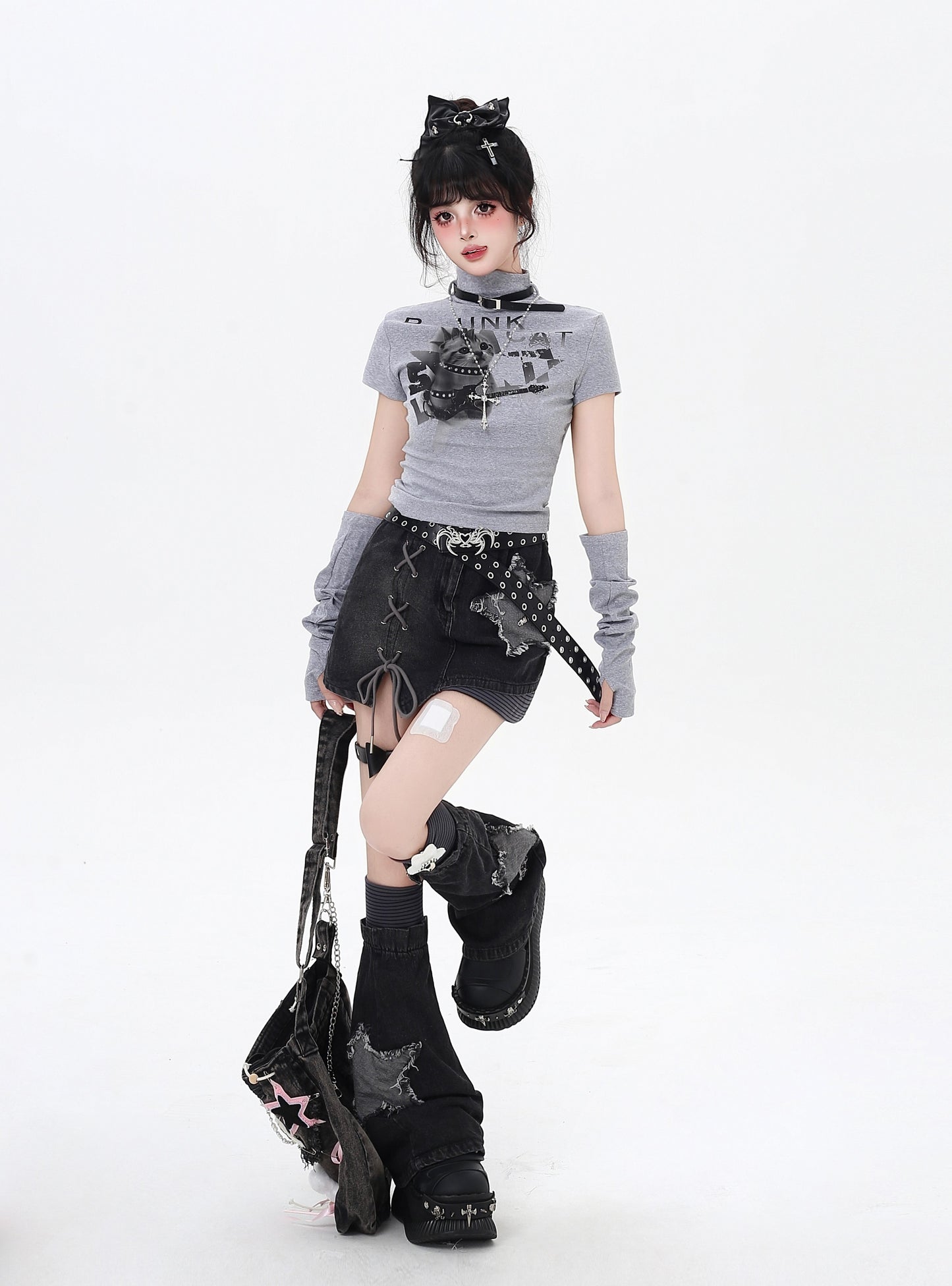 ハイネック☆ネコ柄スリム長袖Tシャツ