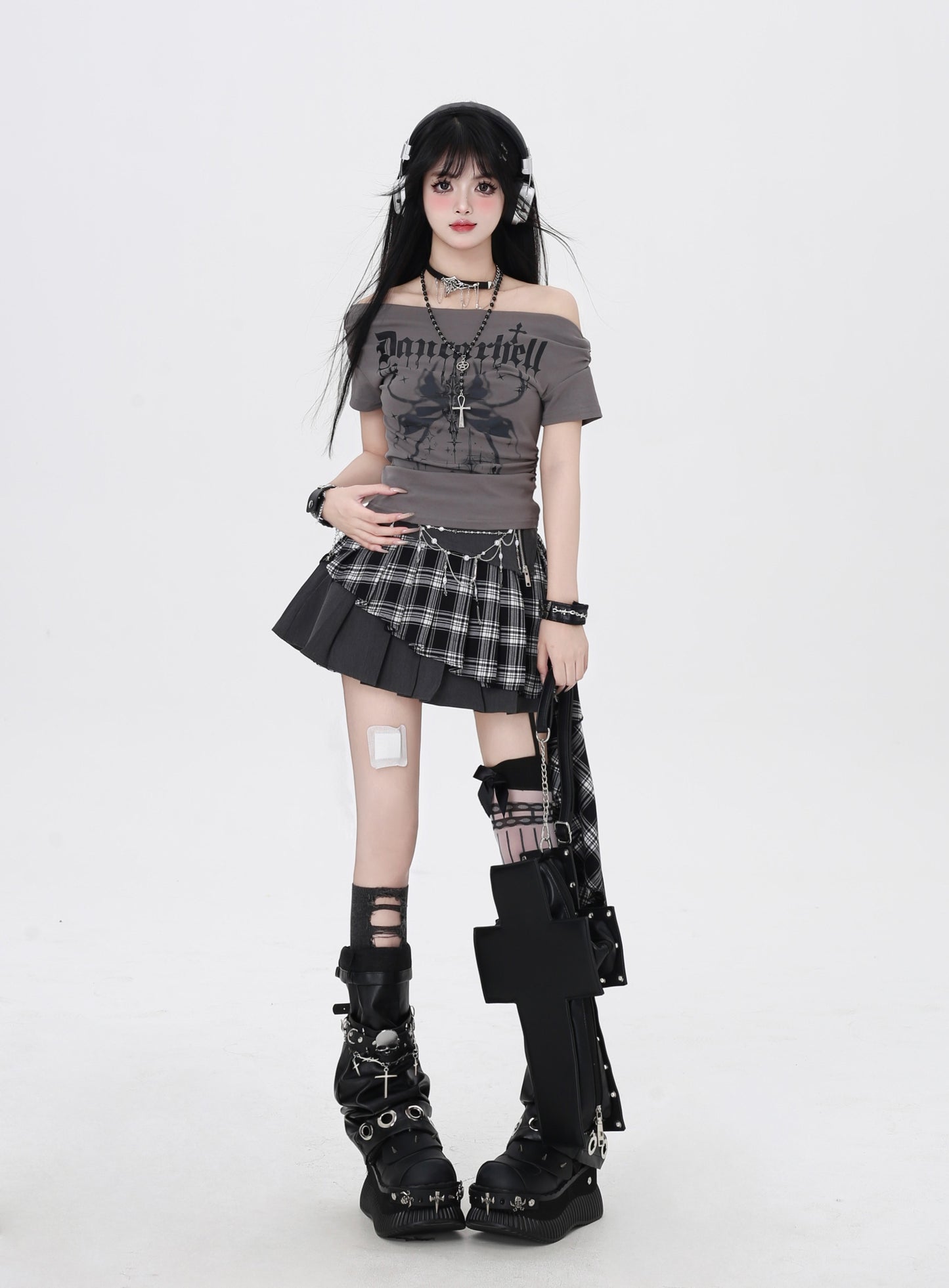 オフショル蝶プリントタイトTシャツ