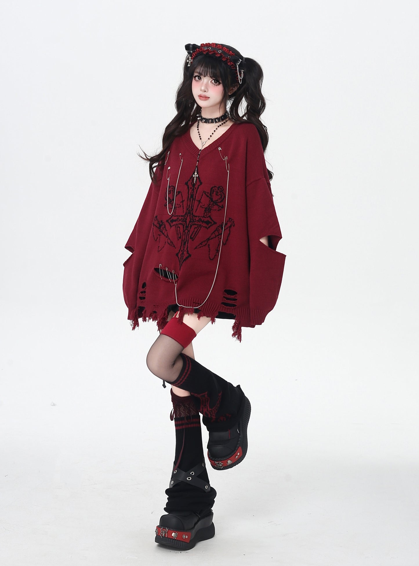 ゴシック破れチェーンVネックニット