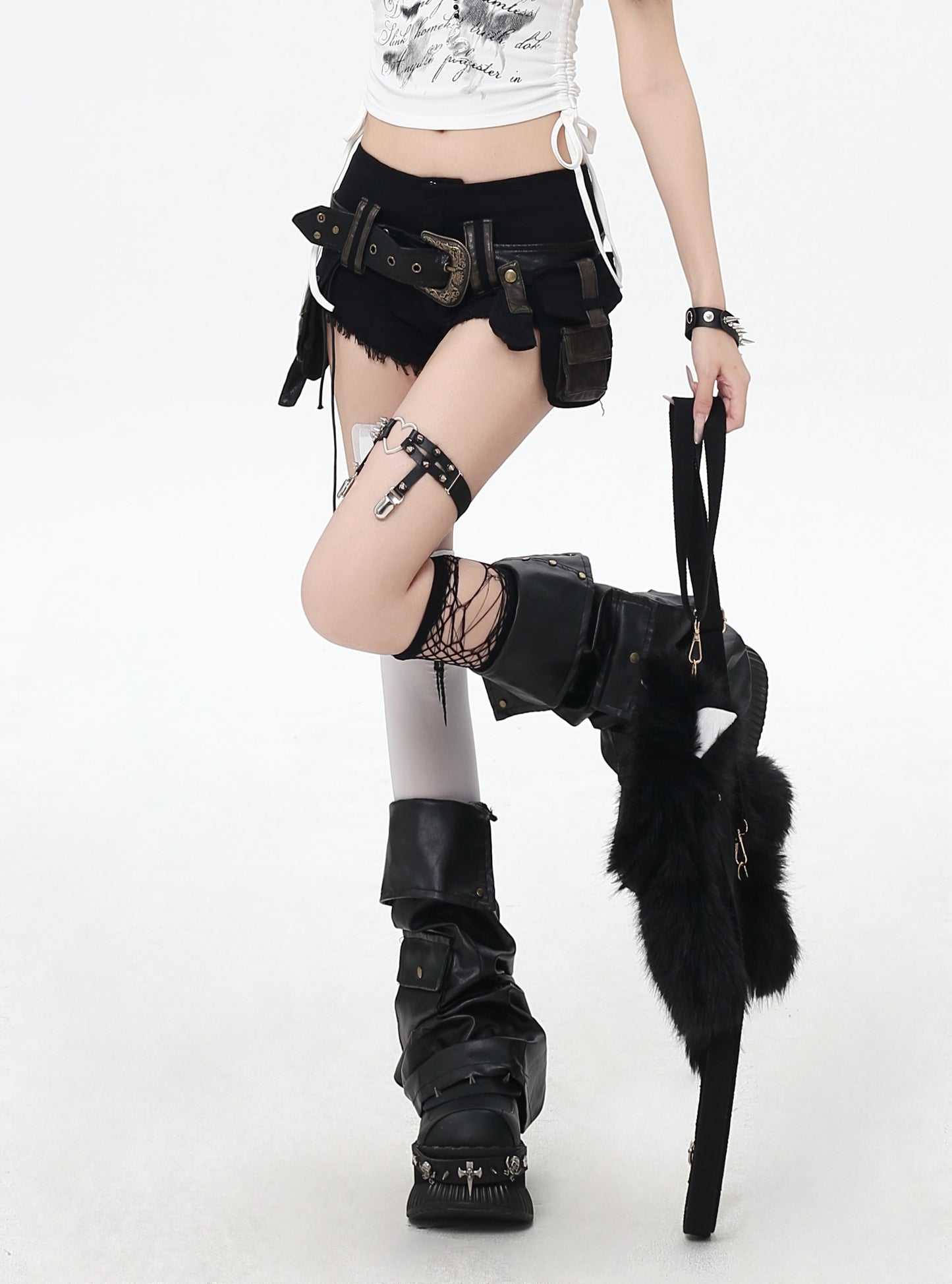 ローライズ✖フリンジベルト付きデニムショーパン