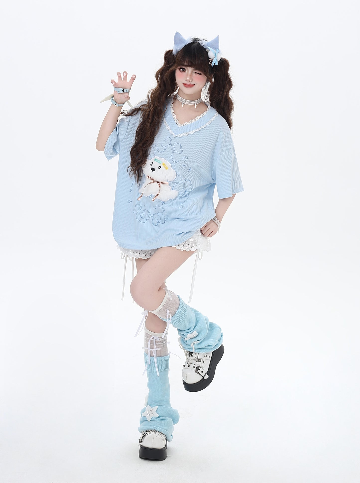 レースVネックブルーホワイトドッグプリントTシャツ