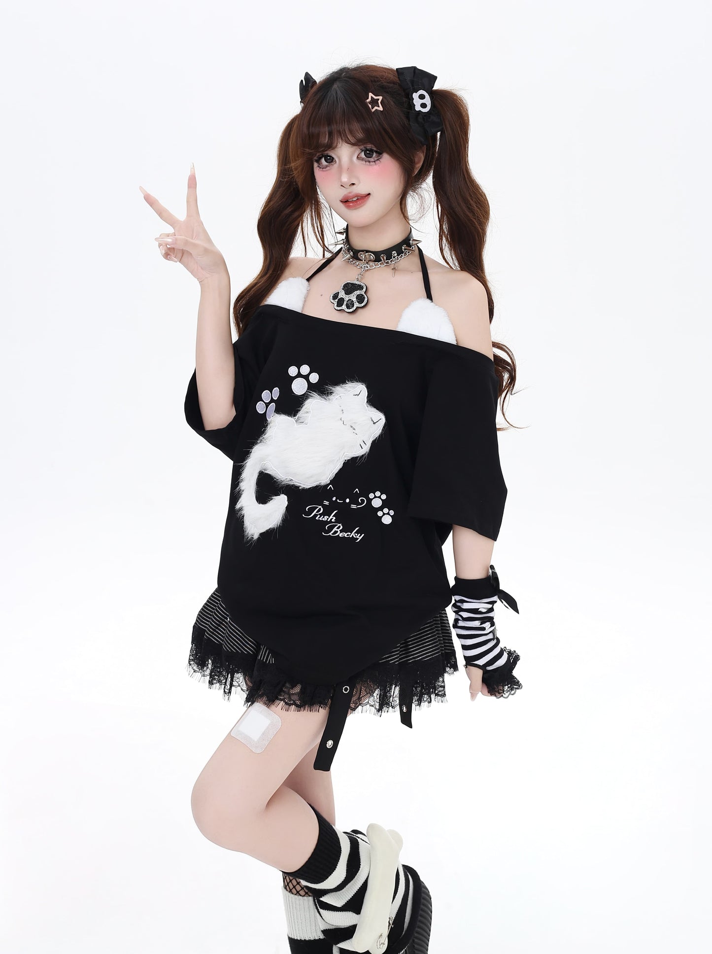 立体ネコ×オフショルゆるTシャツ