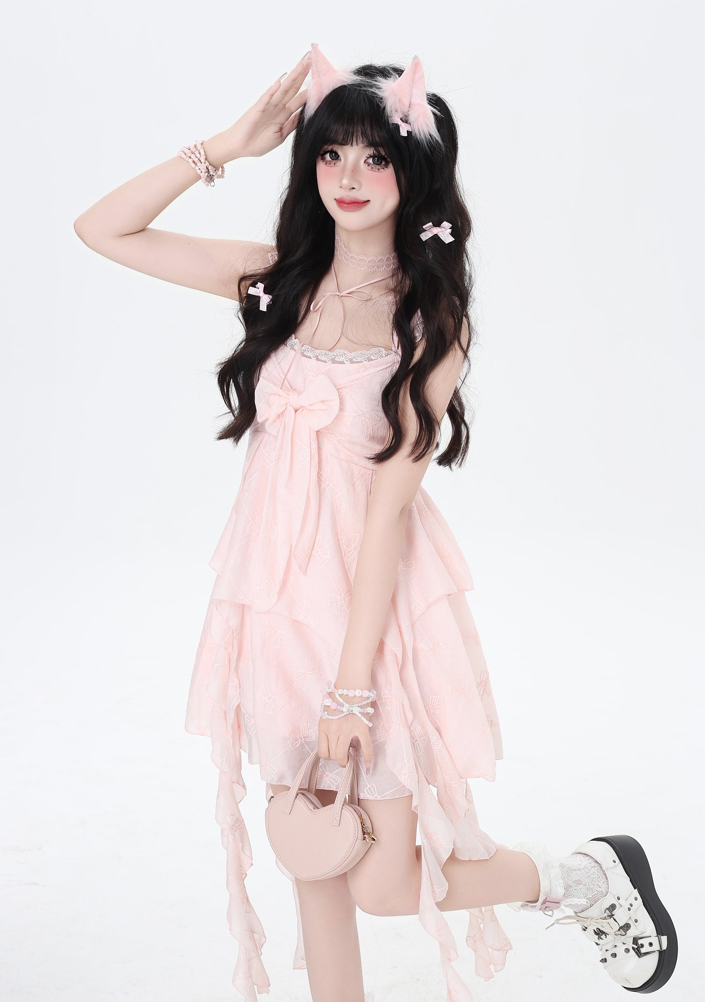 リボンストラップ×南国ムードワンピ|甘めサブカルバカンスコーデ