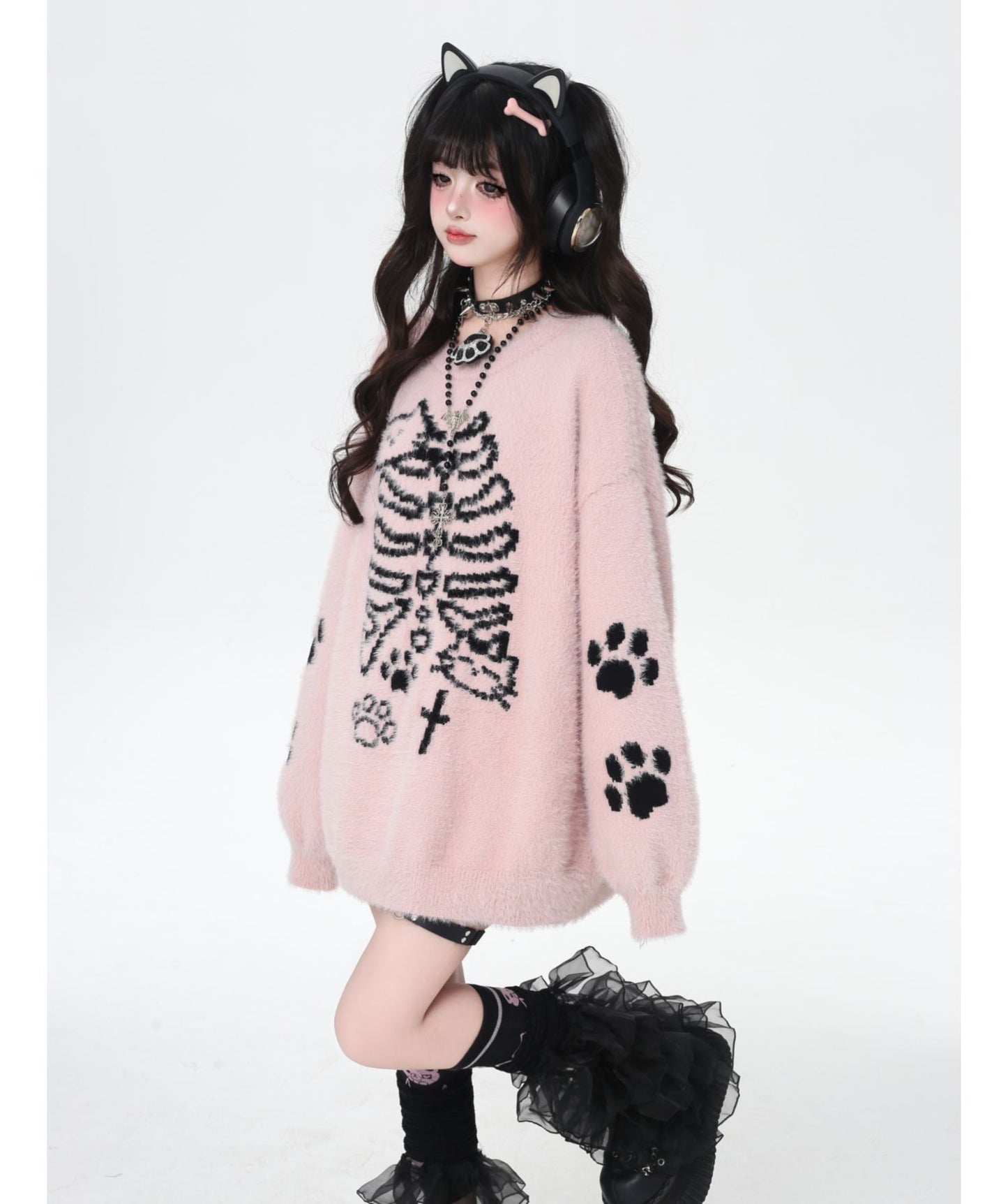 ふわふわネコモチーフ丸首ゆるニット 秋冬ガーリー