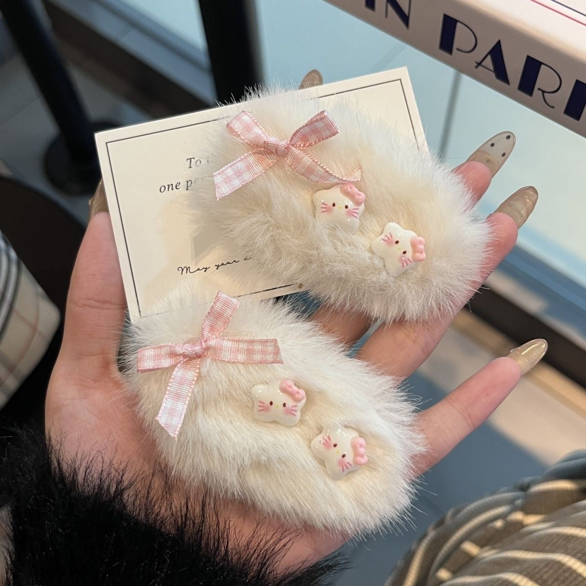 星型ネコのふわふわホワイトヘアクリップ