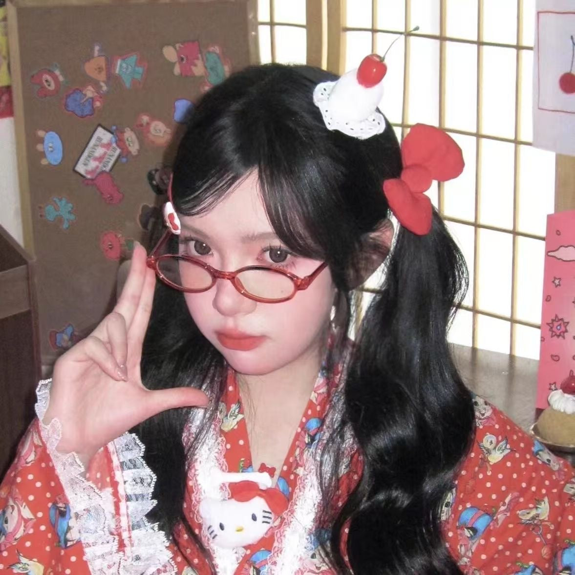🍓ストロベリーケーキ風🎀レッドリボン付きファーボールヘアクリップ