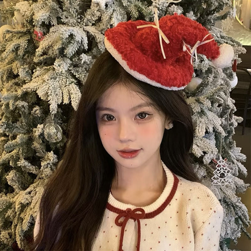 ふわふわ赤いボアハット風ヘアクリップ