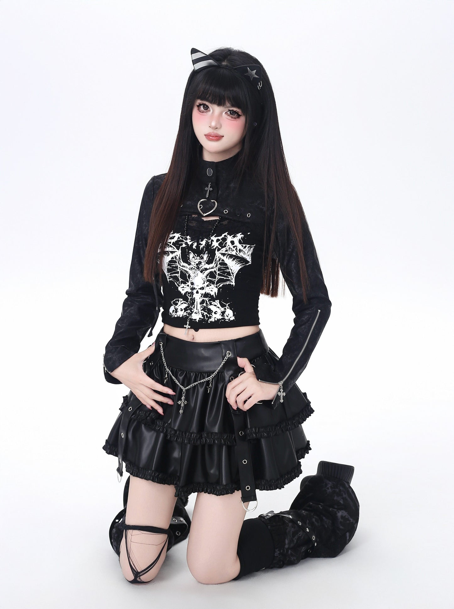 ダーク系ショート丈ロングT