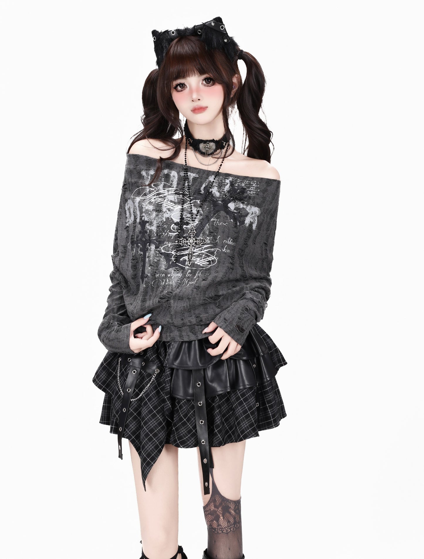 グラフィックオフショルロンT