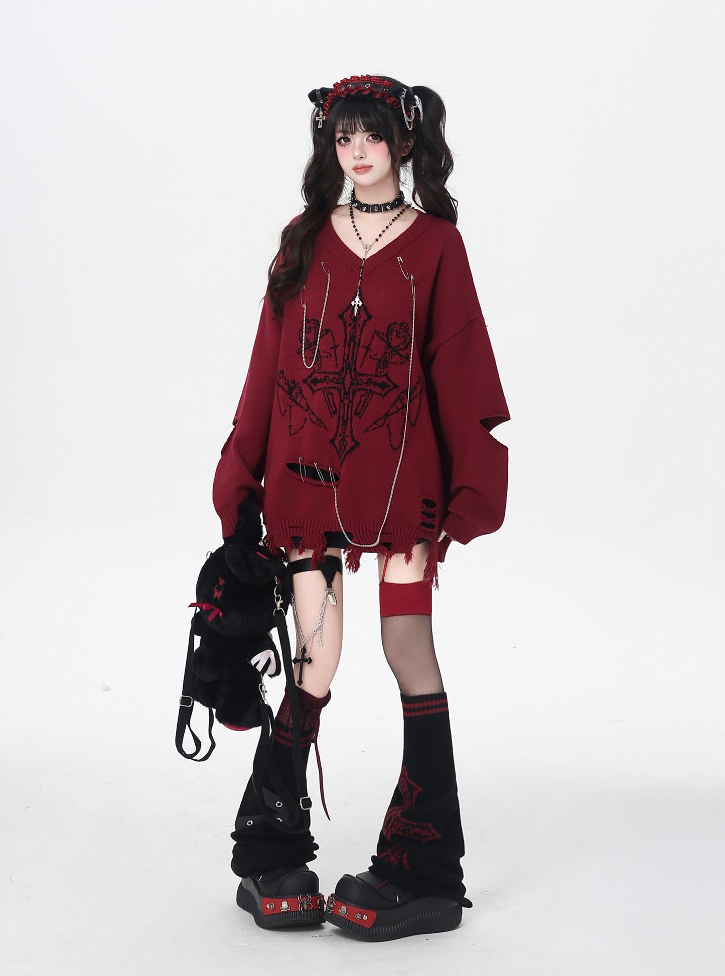 ゴシック破れチェーンVネックニット