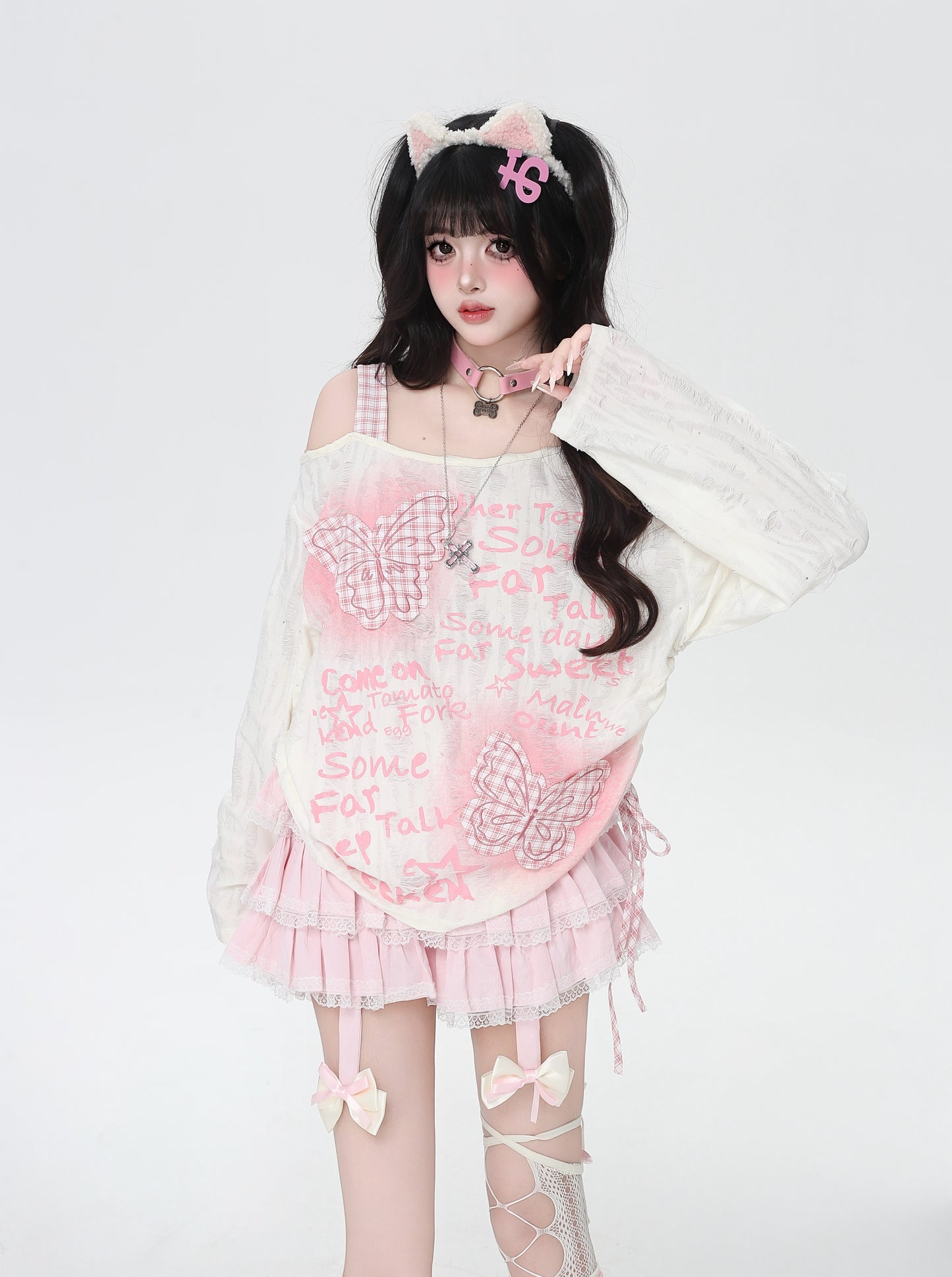 光る蝶々ワッペン×ドロスト オフショルT
