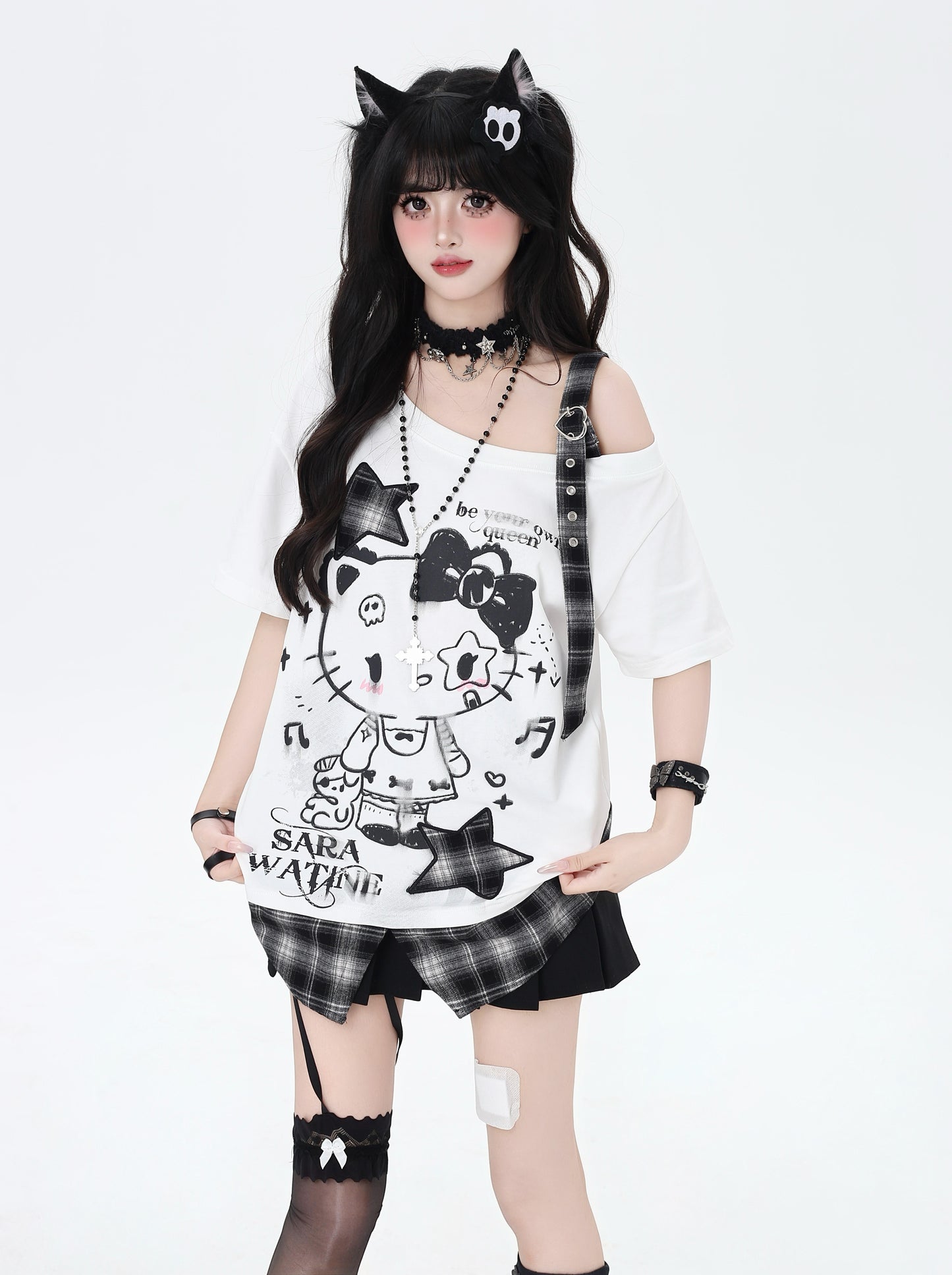 ネコ柄×チェック肩あきTシャツ