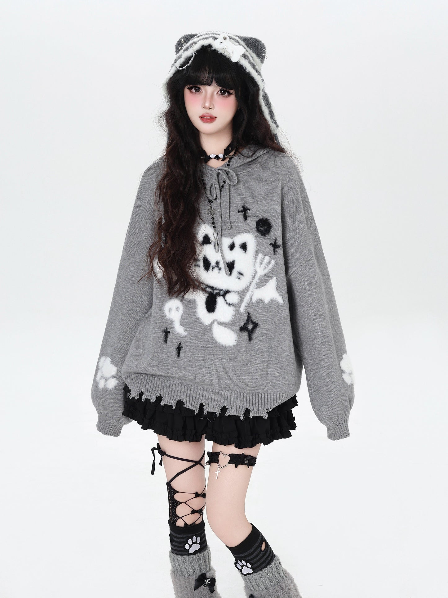ねこモチーフ フード付きルーズニット｜黒×グレー サブカル