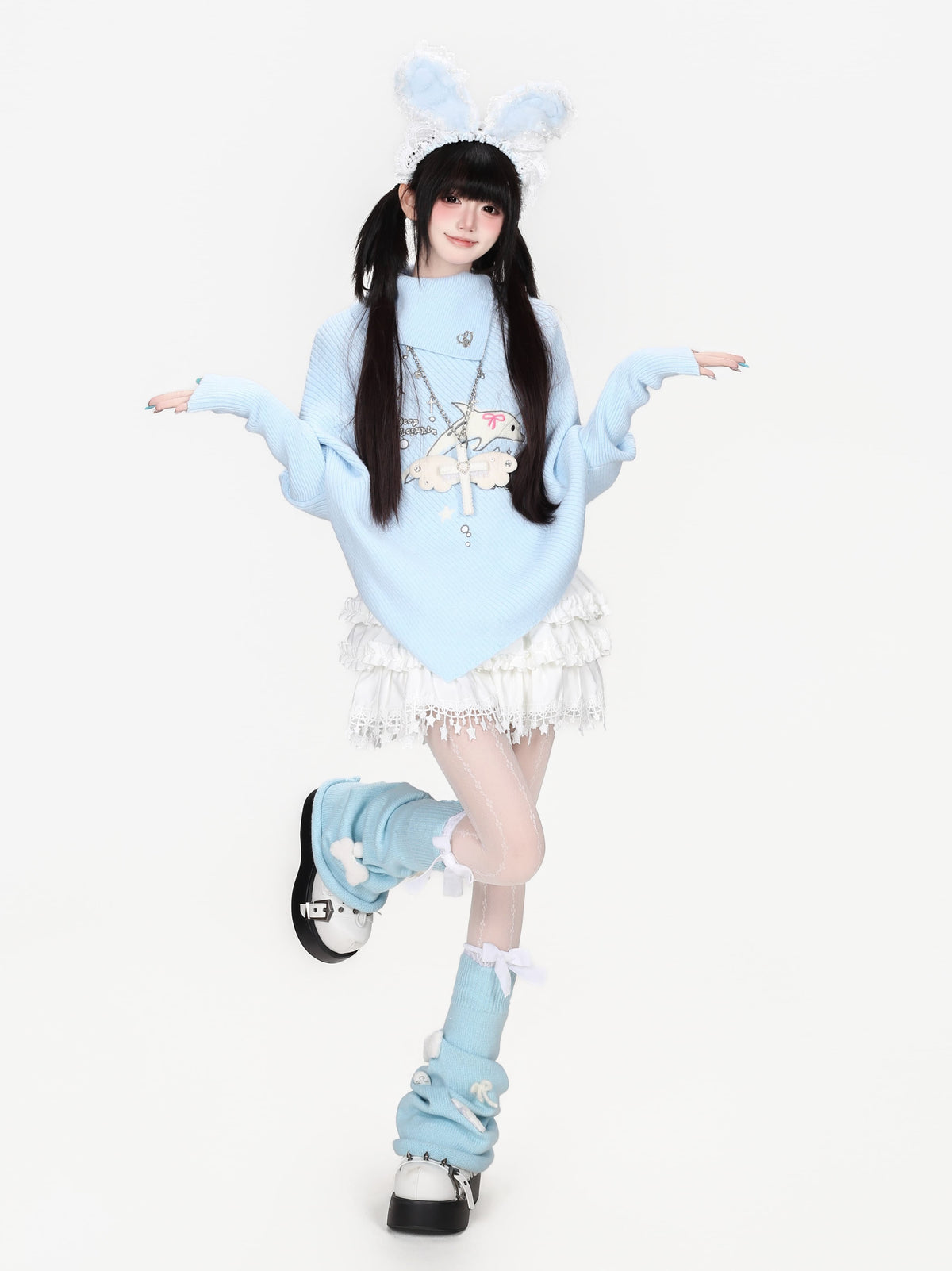 イルカ柄ハイネックポンチョニット