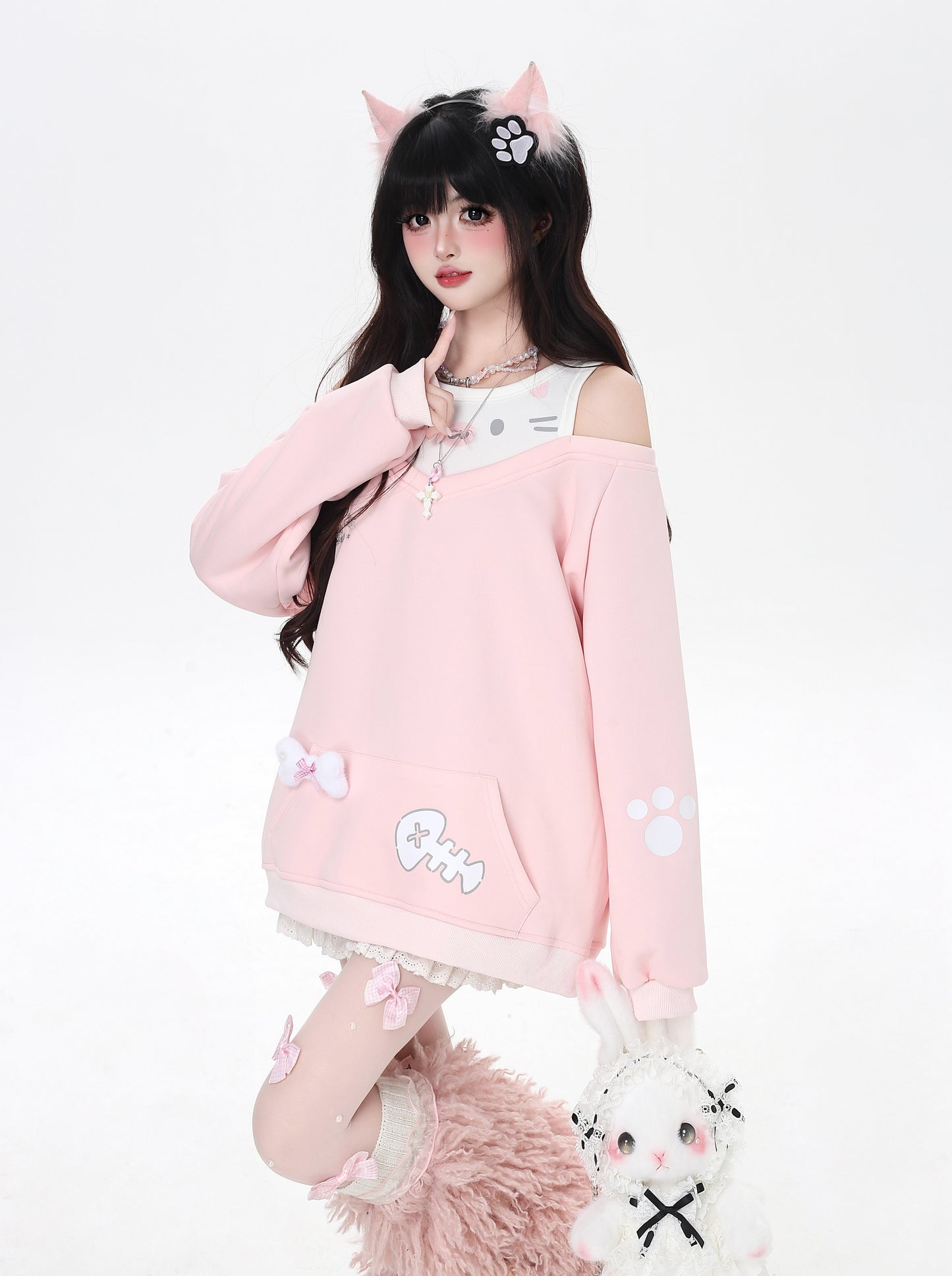 レイヤード風ねこ肩あきスウェット＋ボーン付き