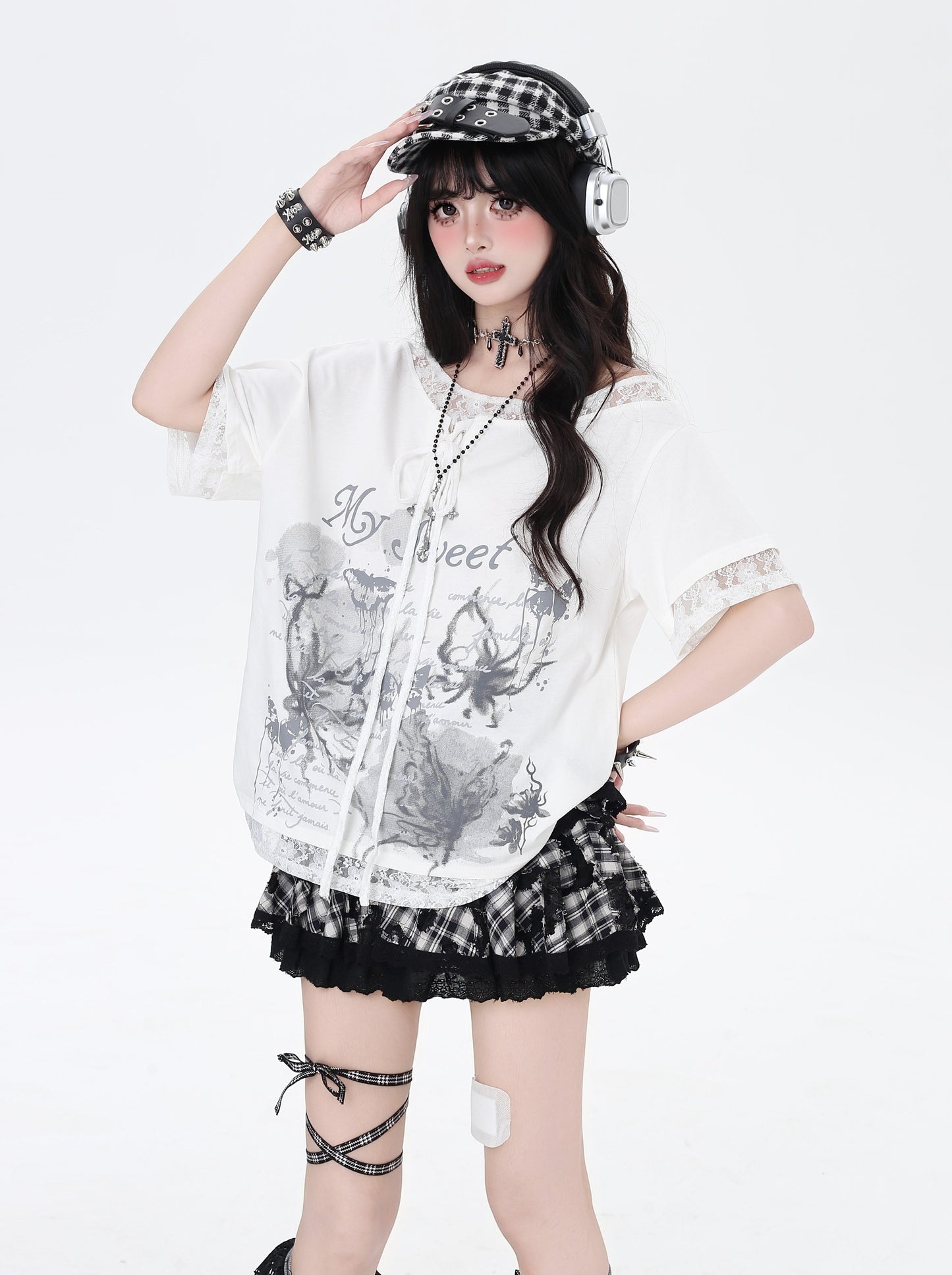 斜めショルダー×レースTシャツ