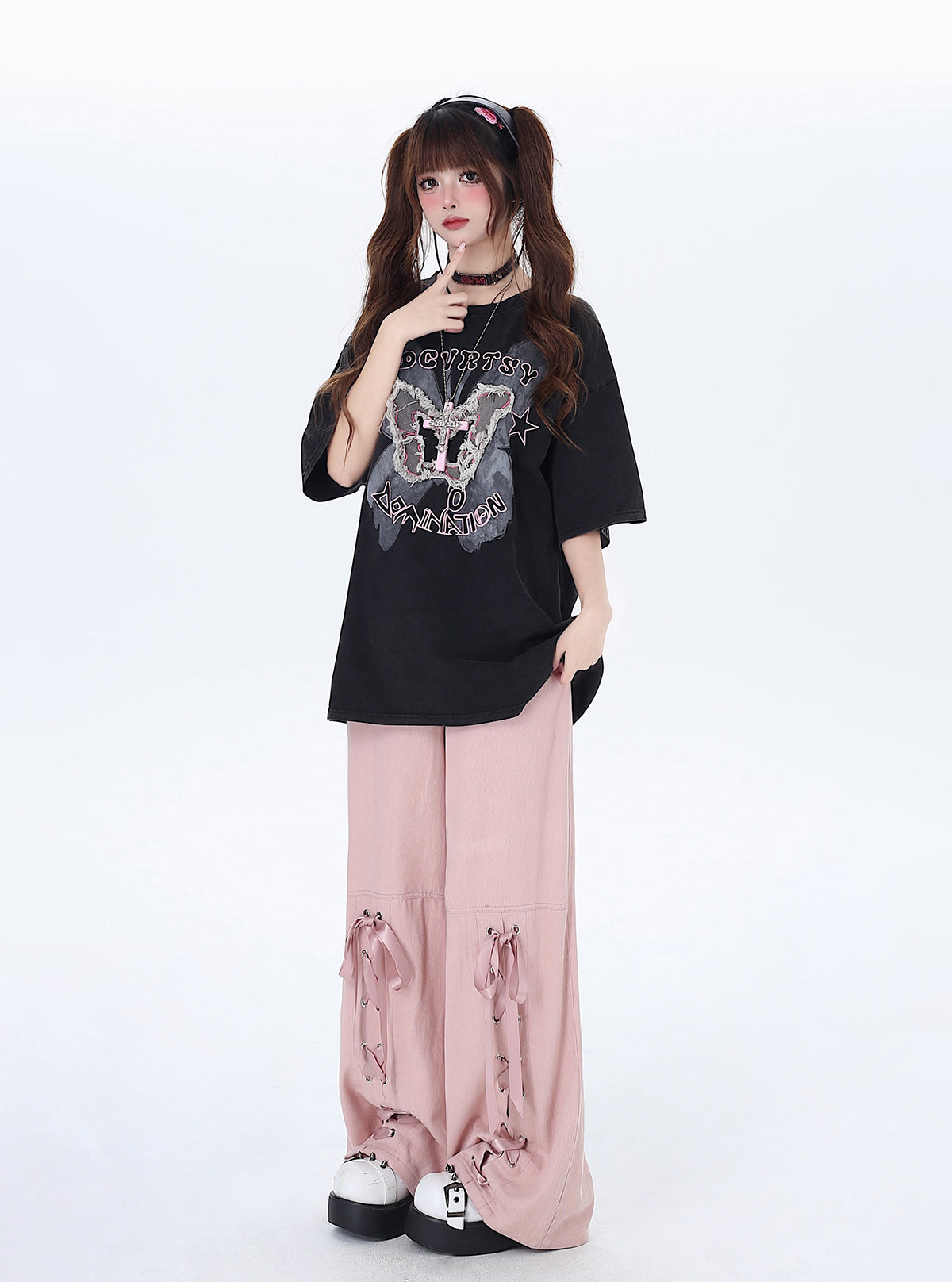 ダメージ加工デニム蝶々プリントのルーズフィット短袖Tシャツ