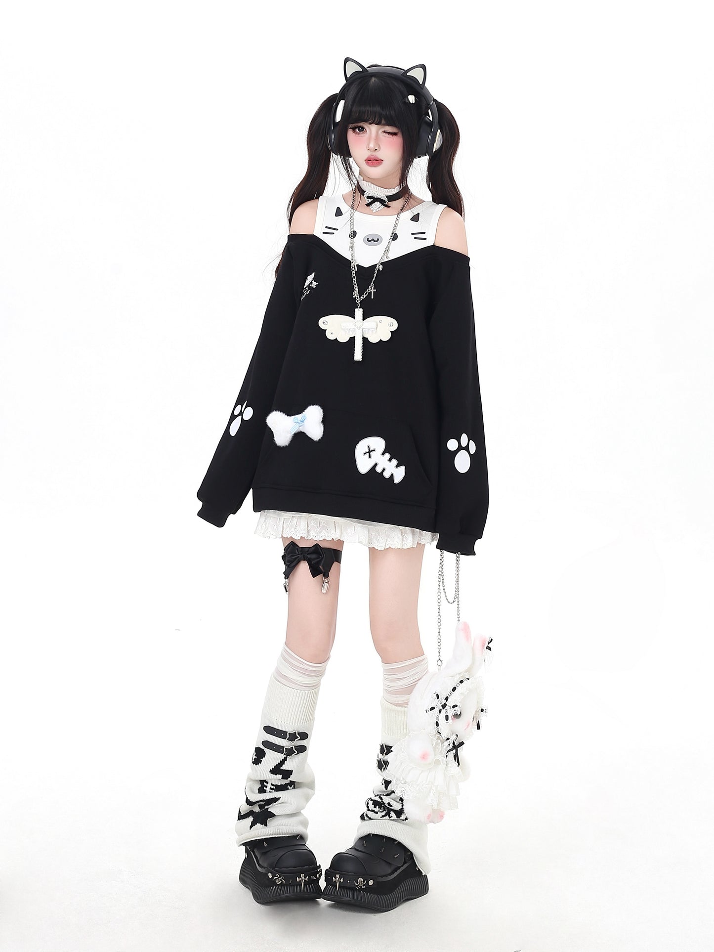 レイヤード風ねこ肩あきスウェット＋ボーン付き