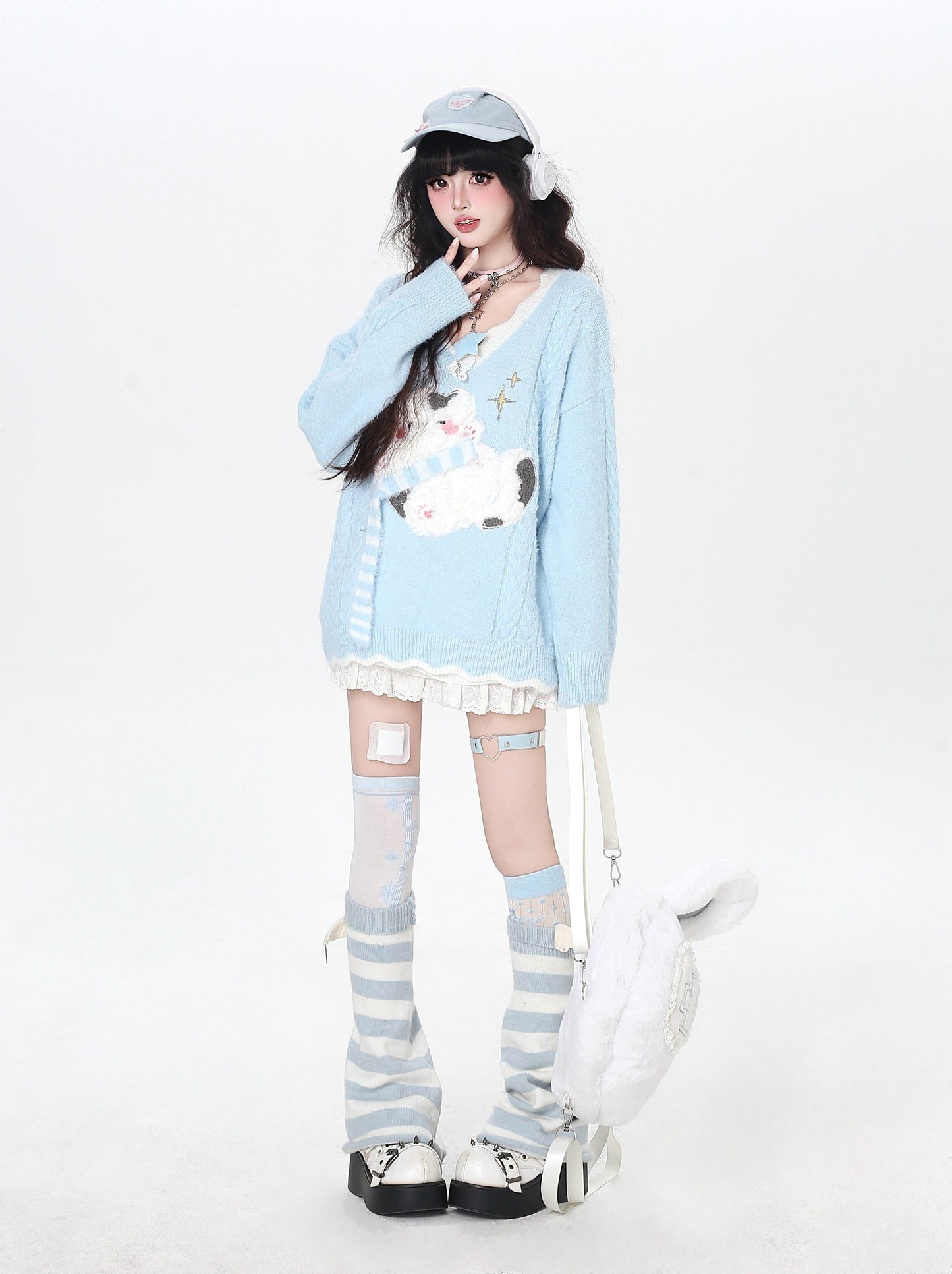 Vネック 猫モチーフ ゆるニット