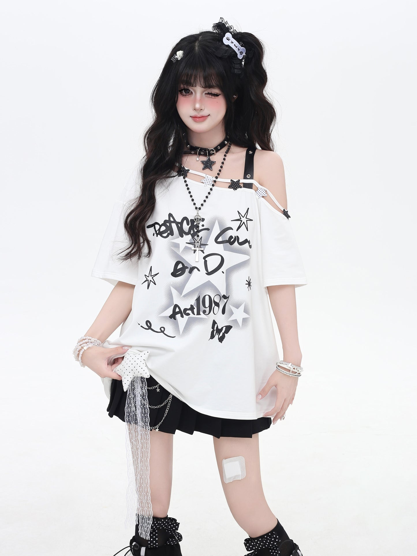 白黒ドット×肩あきゆるT