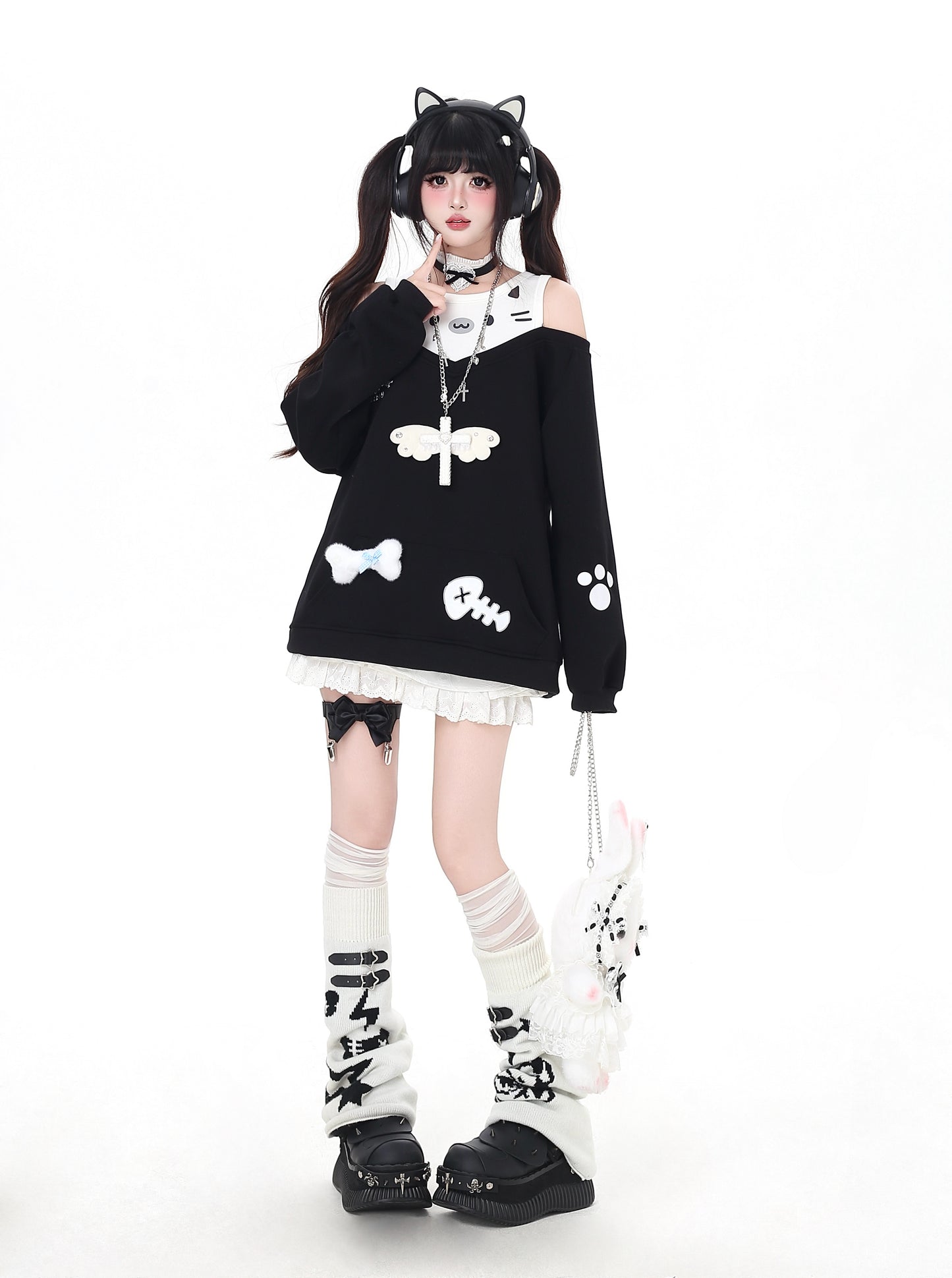 レイヤード風ねこ肩あきスウェット＋ボーン付き