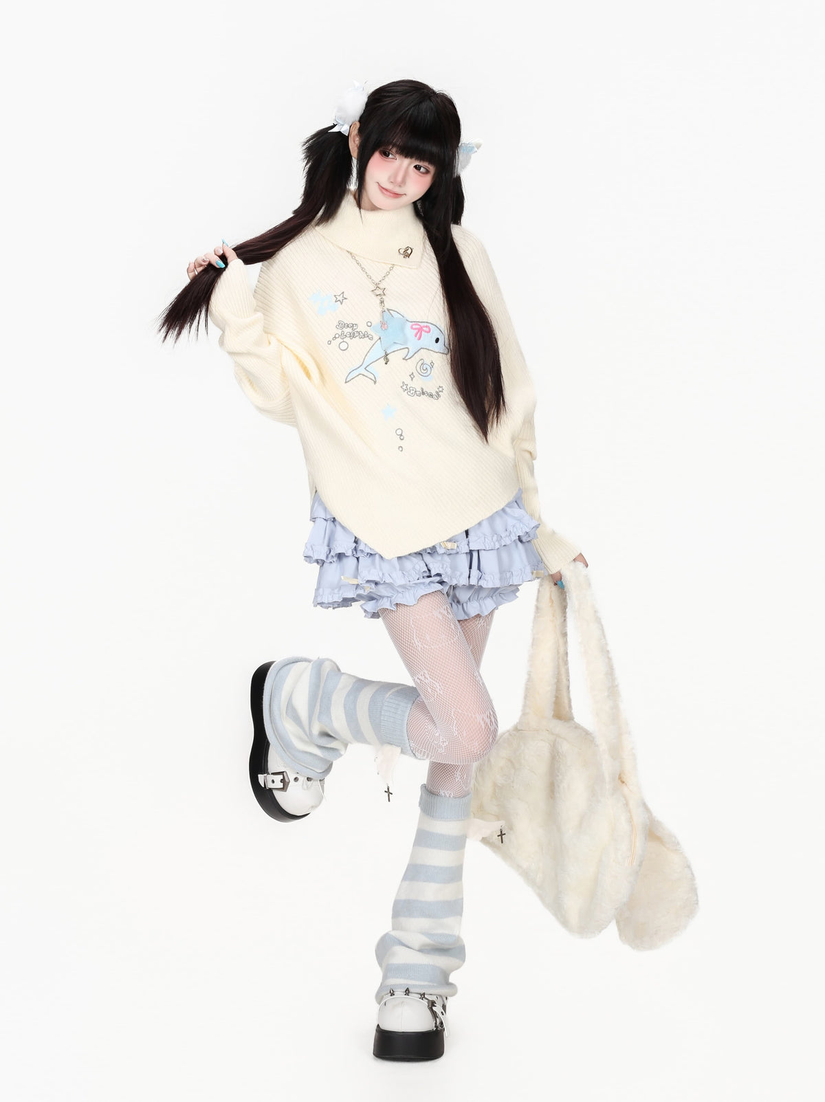 イルカ柄ハイネックポンチョニット