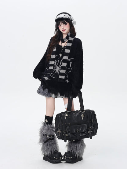 Vネック蝶モチーフふわもこニット＋マフラー