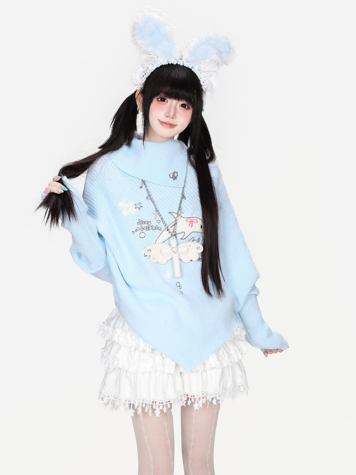 イルカ柄ハイネックポンチョニット