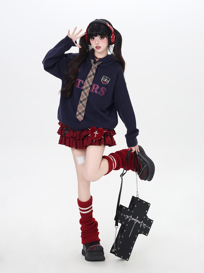 スクール風刺繍ネクタイ付きフーディー