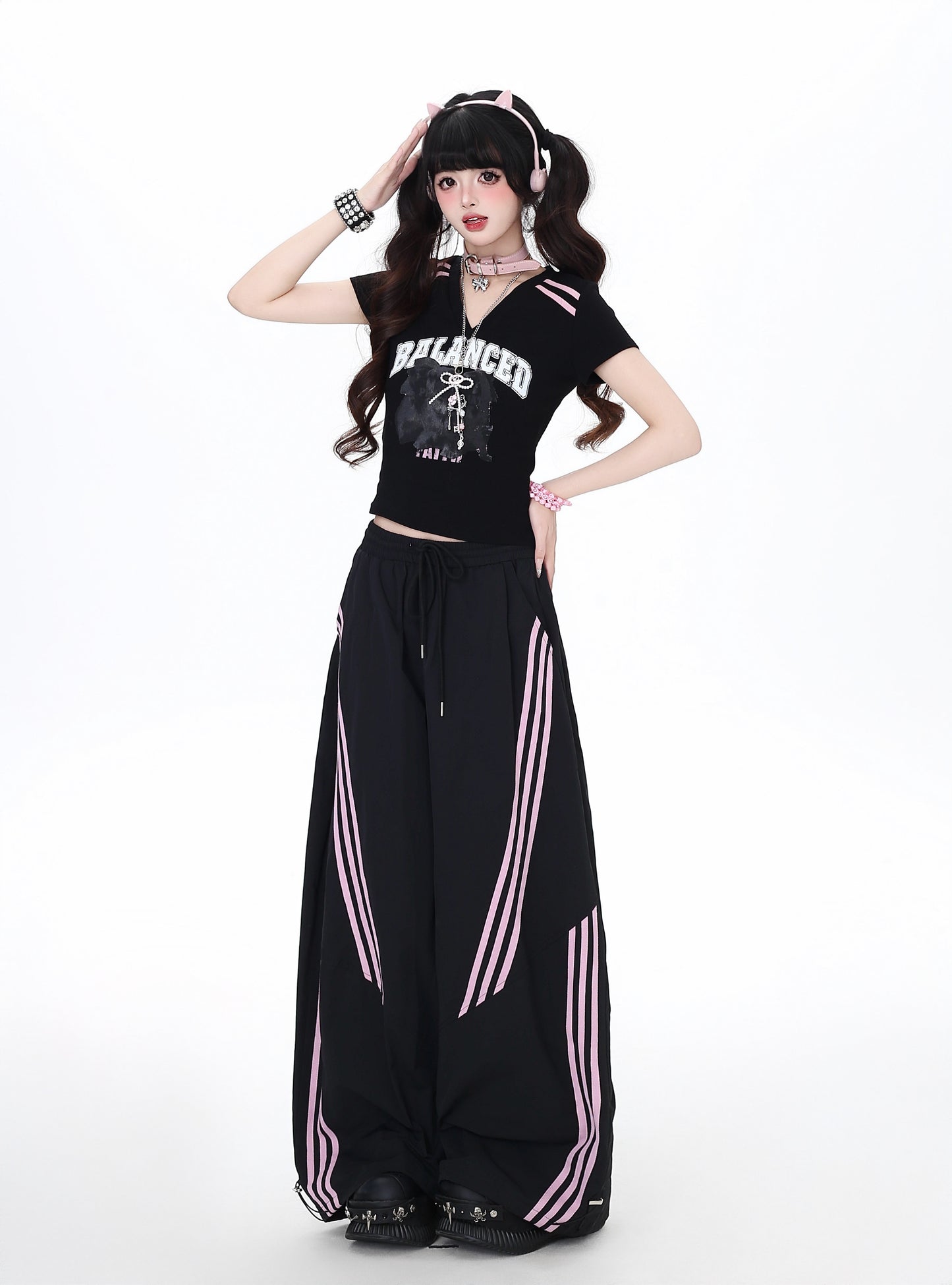 アメカジムード♡ブラック×ピンクボーダーVネックフィットT