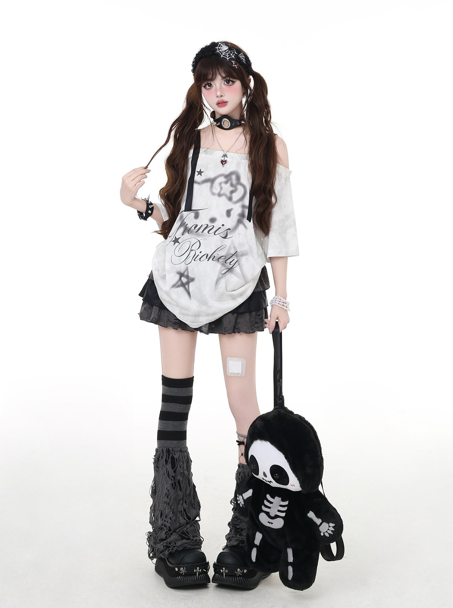 ネコ柄オフショルTシャツ